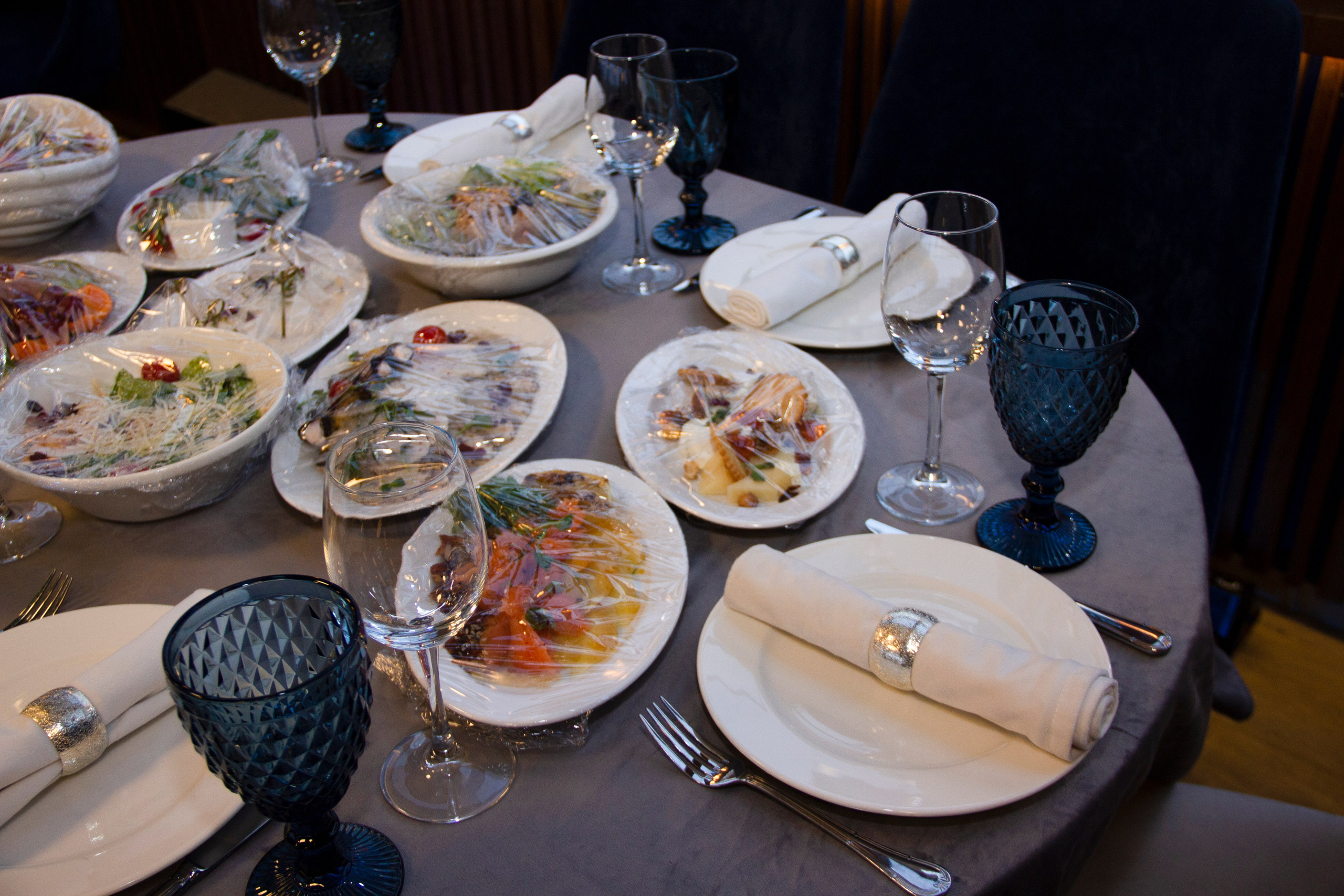 Съемка для сайта аренды катеров в Санкт-Петербурге, подготовка к свадебной прогулке по рекам и каналам. Фотограф в Санкт-Петербурге Смирнова Диана