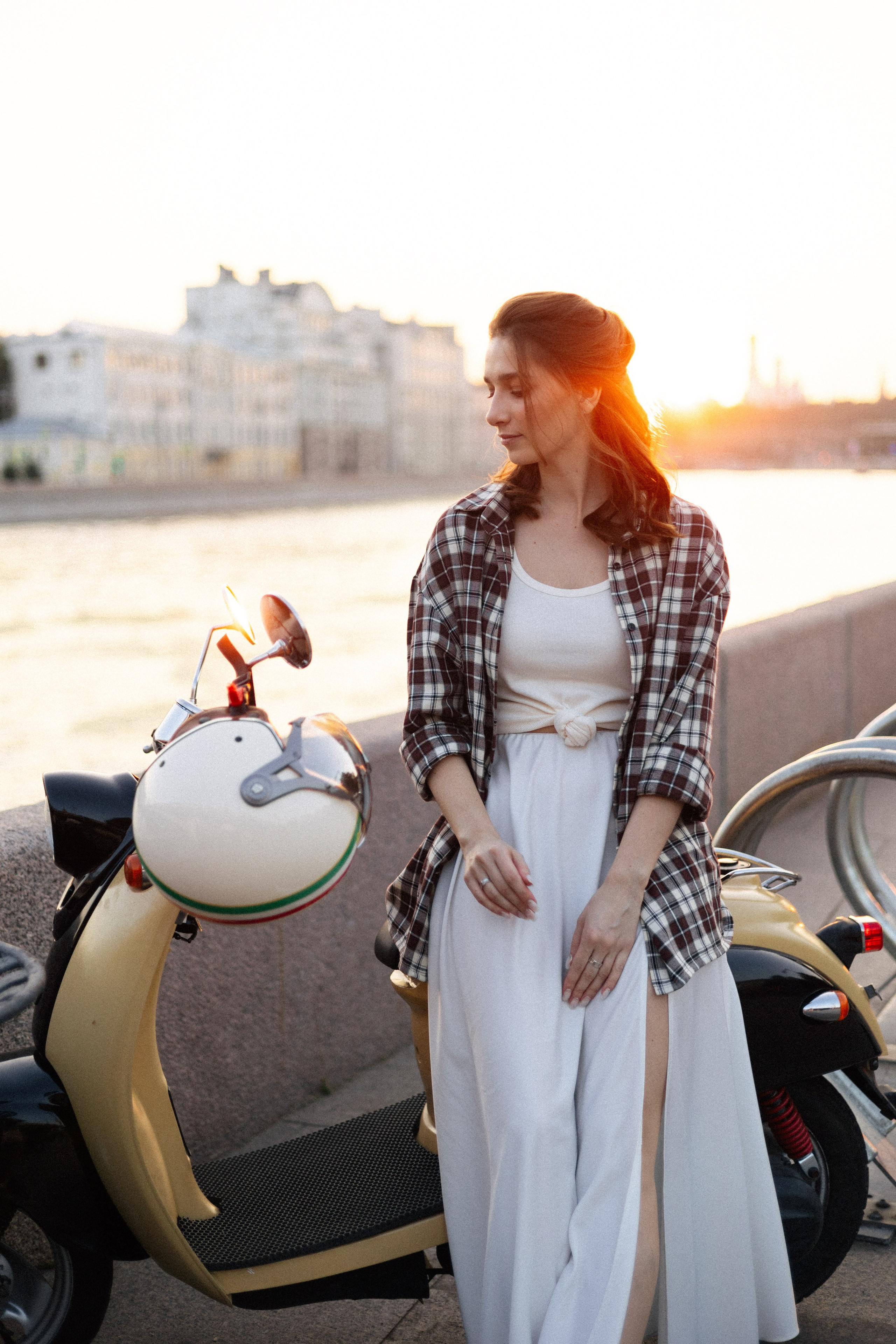 With a breeze. Wedding and family photographer