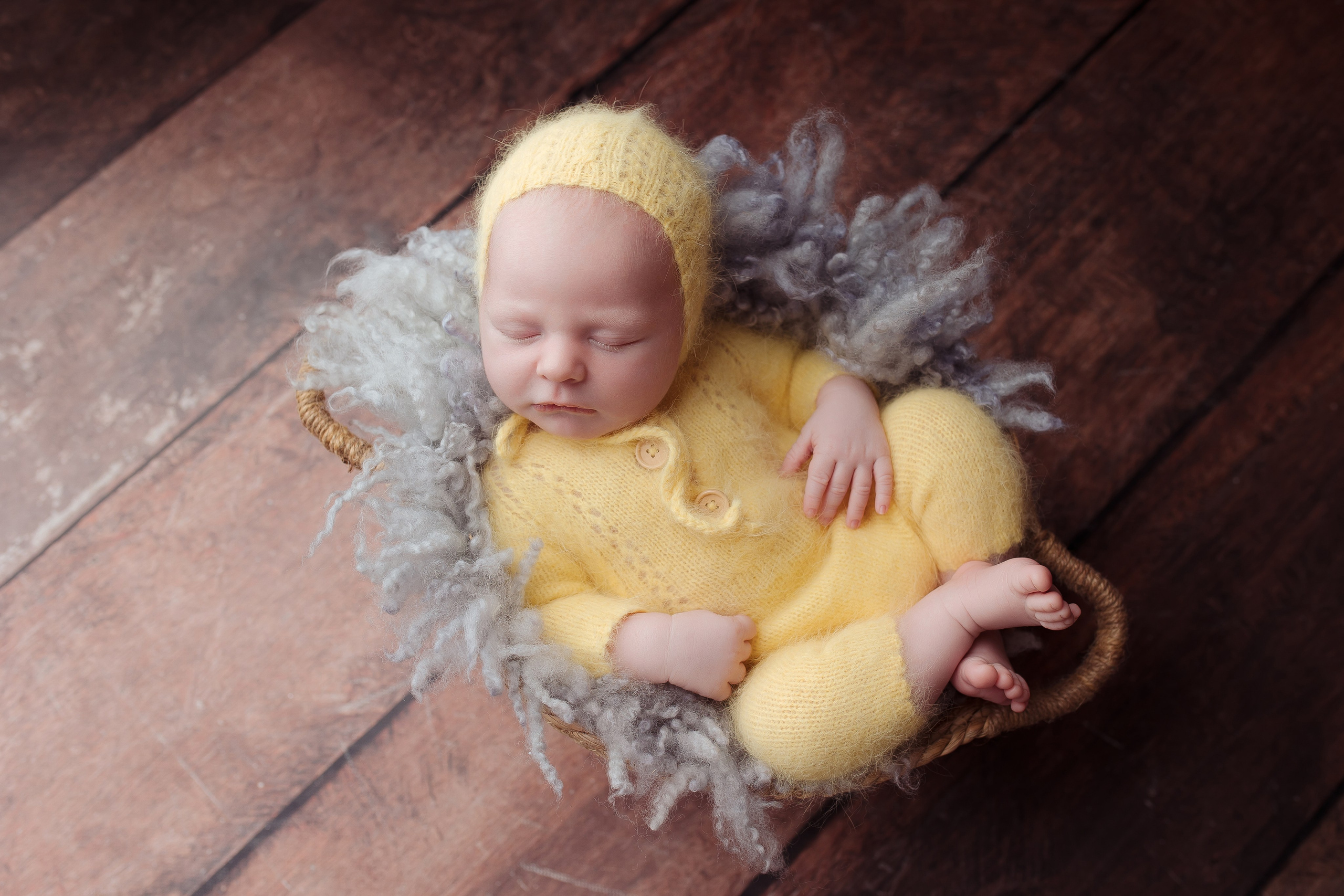 Новорожденные. Детский фотограф новорожденных Москва. годики под ключ. своя студия