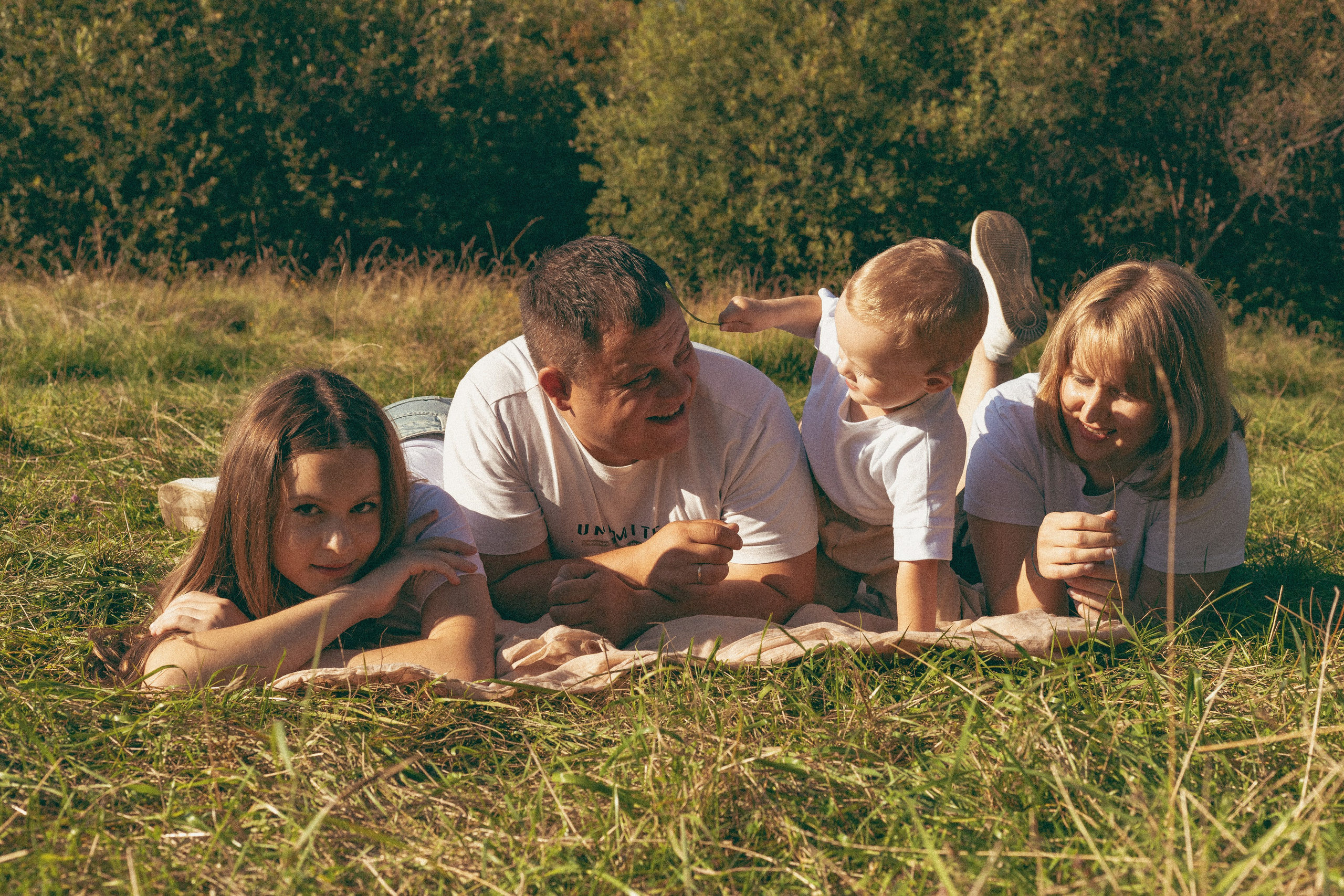 Семейная фотосессия на природе в Ангарске. Фотограф Ангарск Александра Зарубина