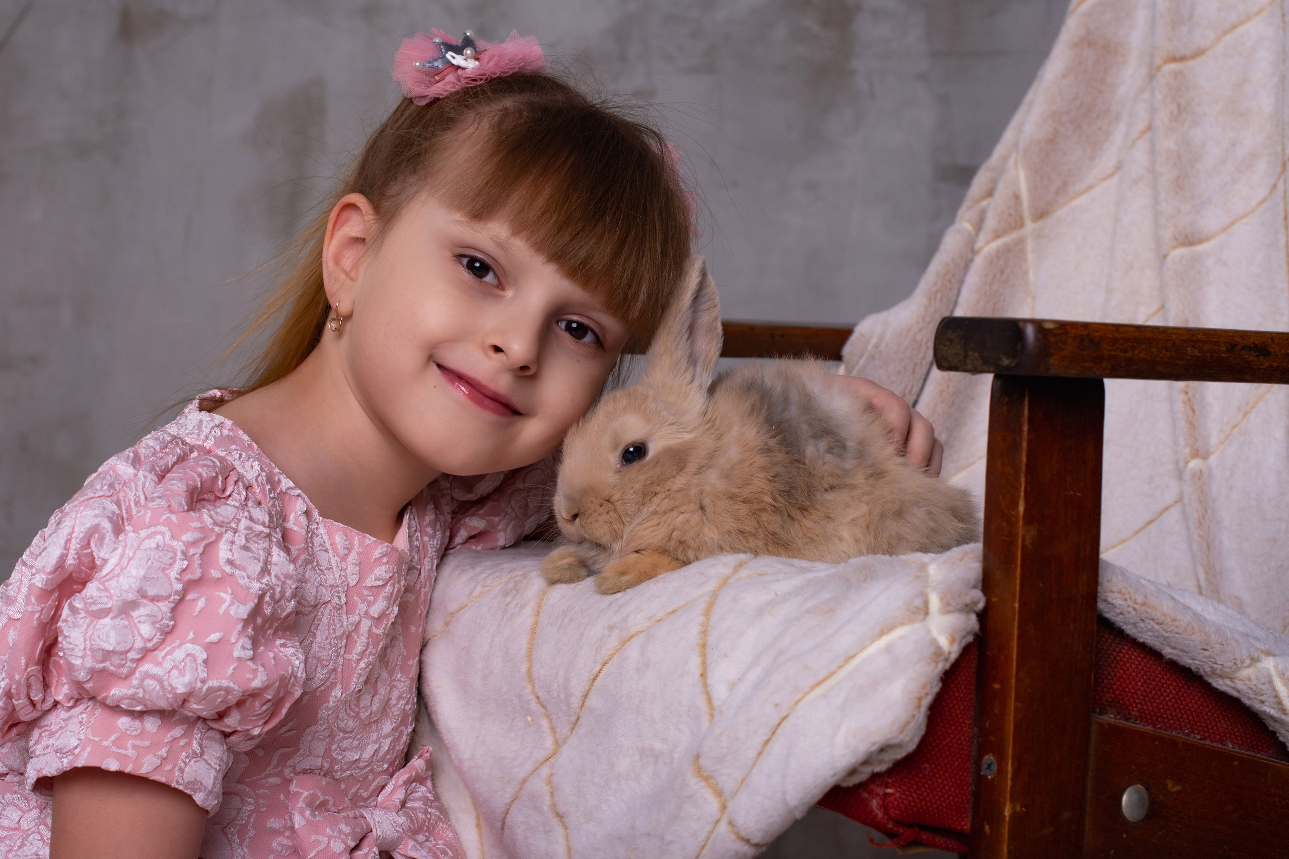 Дети и кролик. Детский фотограф в Новокузнецке Николай Чекалин