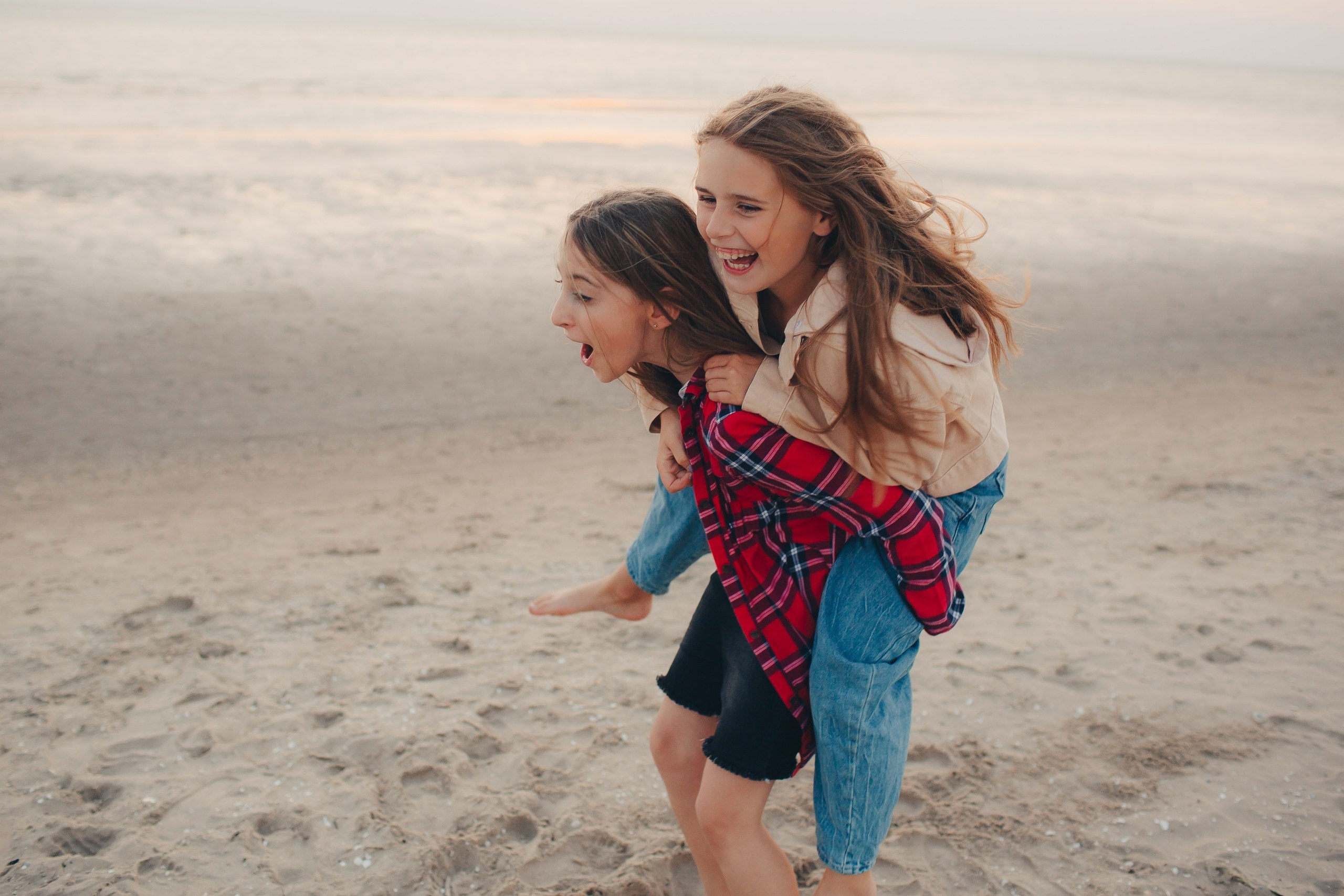 Фотосессия подружками на закате. Фотограф Евгения Мальцева, Архангельск