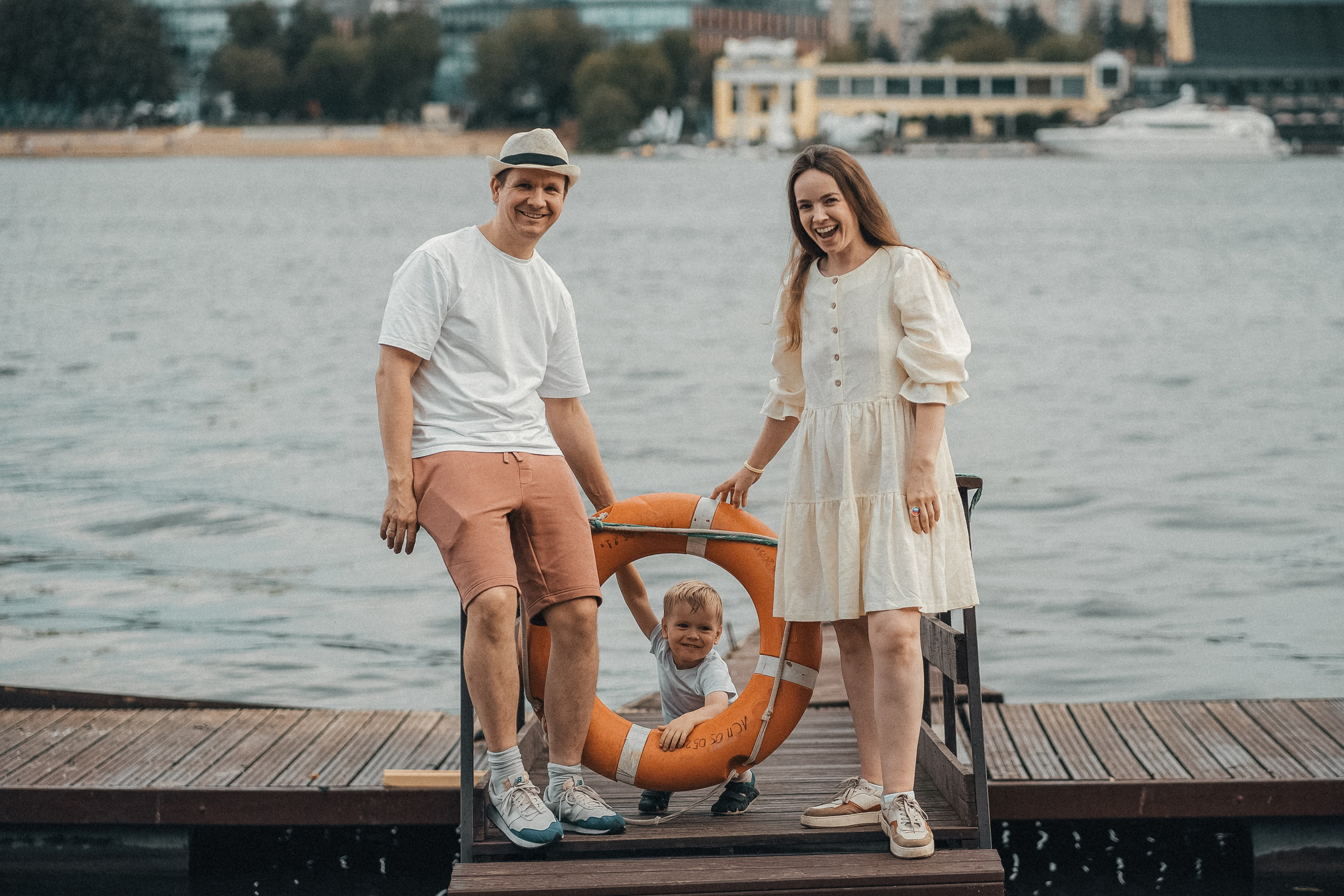 Речная прохлада и солнечные улыбки. Главная