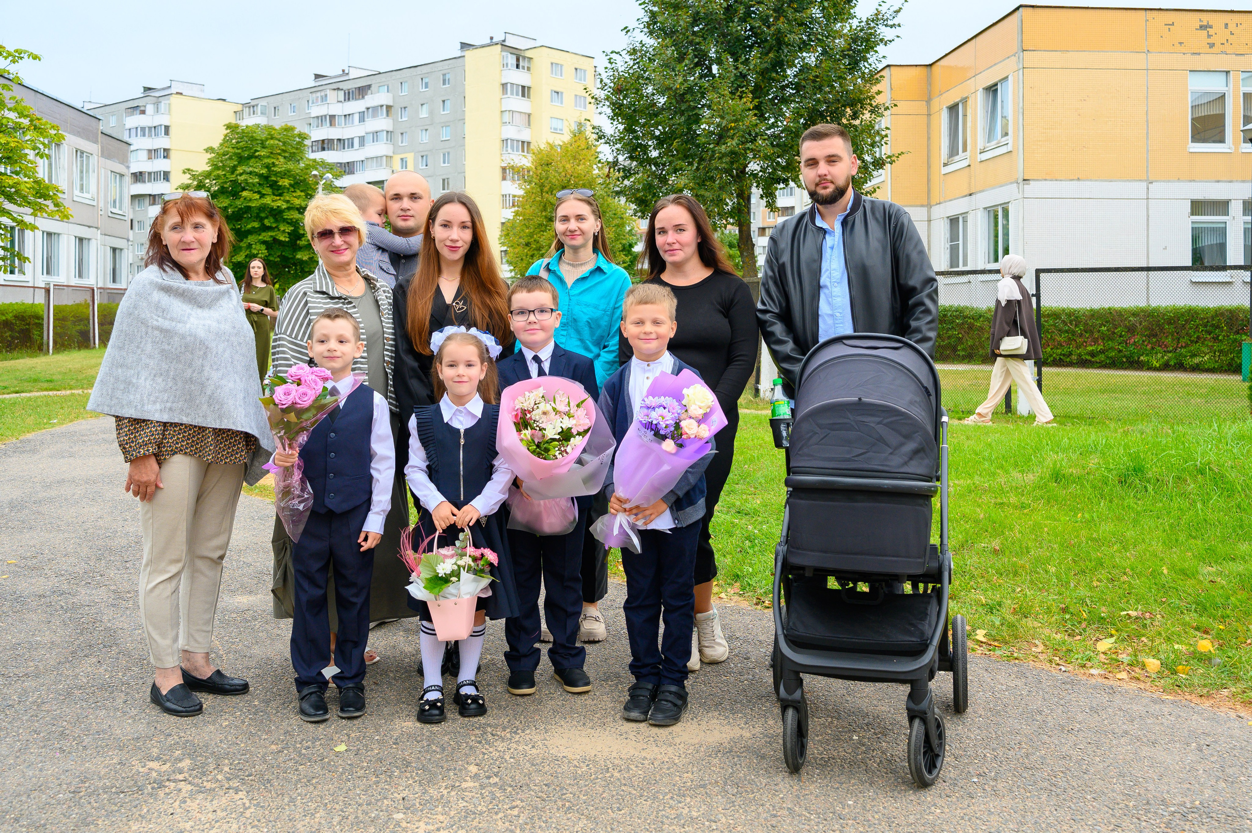 Вот звучит первый звонок, перед этим долгое приготовление к новому этапу в жизни, Яромир идет в школу. Фотоуслуги, услуги фотографа, фотографирование важных событий