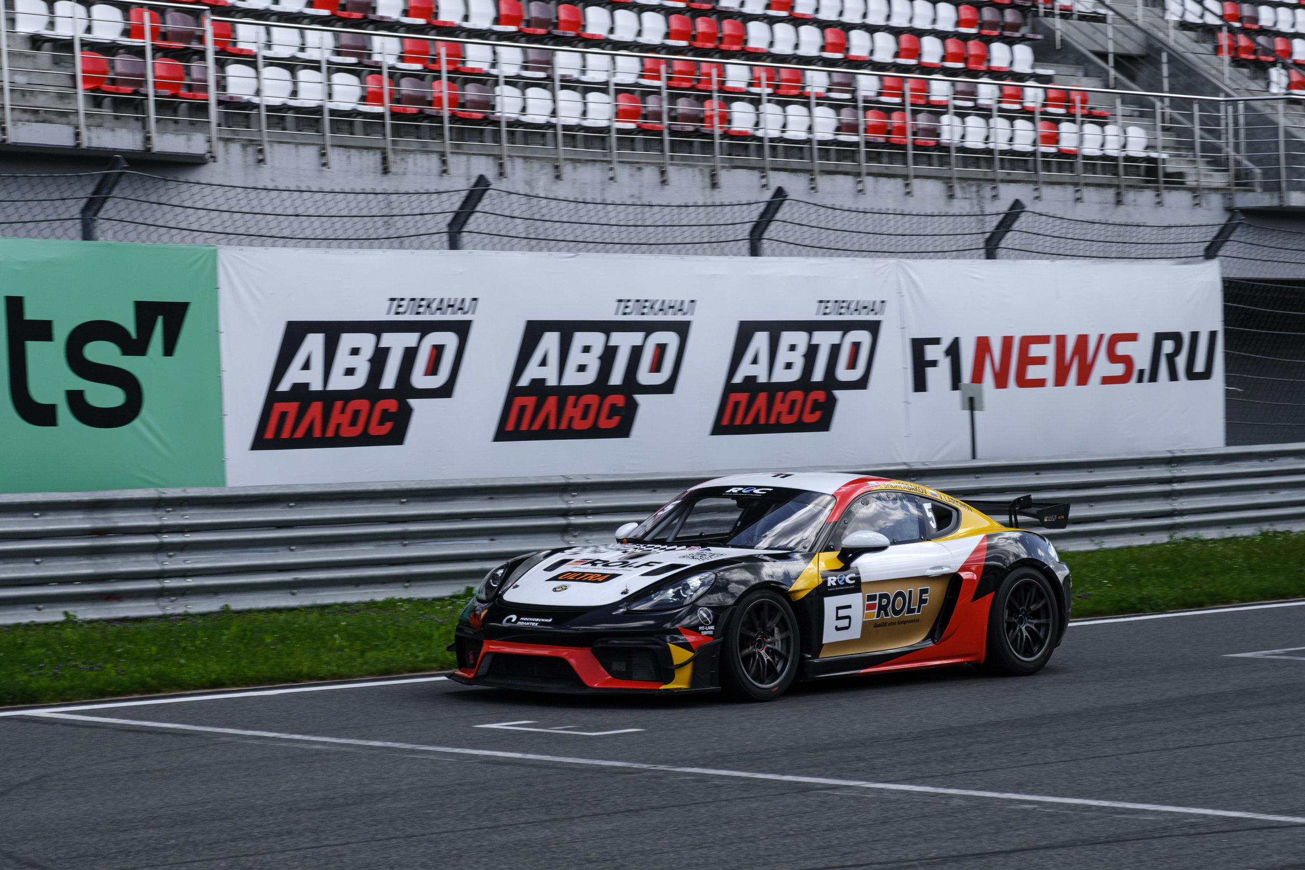 Российская серия гонок на выносливость. Авто и мотоспорт — фотограф Антон Медведев iCoguar