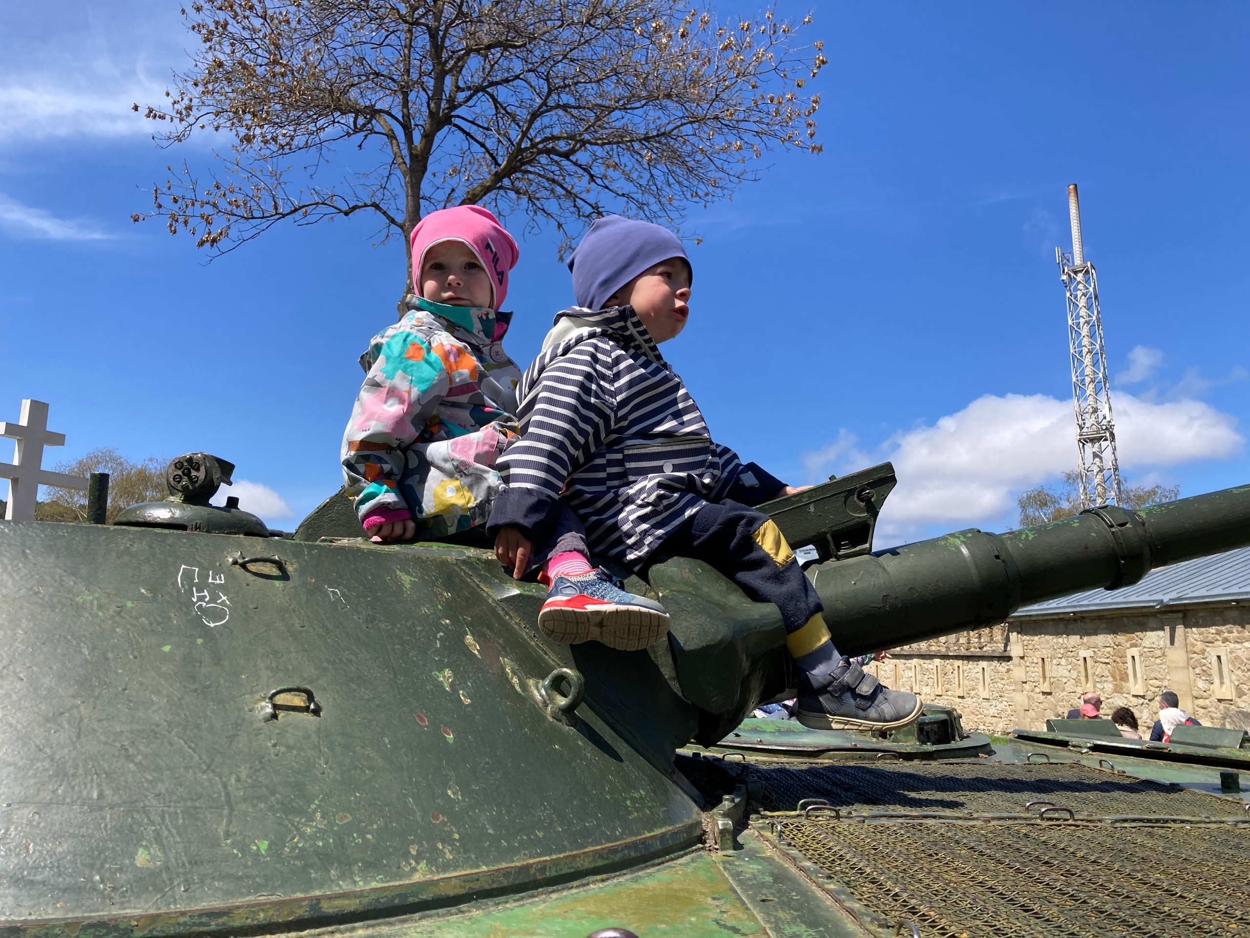 Дети. Смотри, красота!