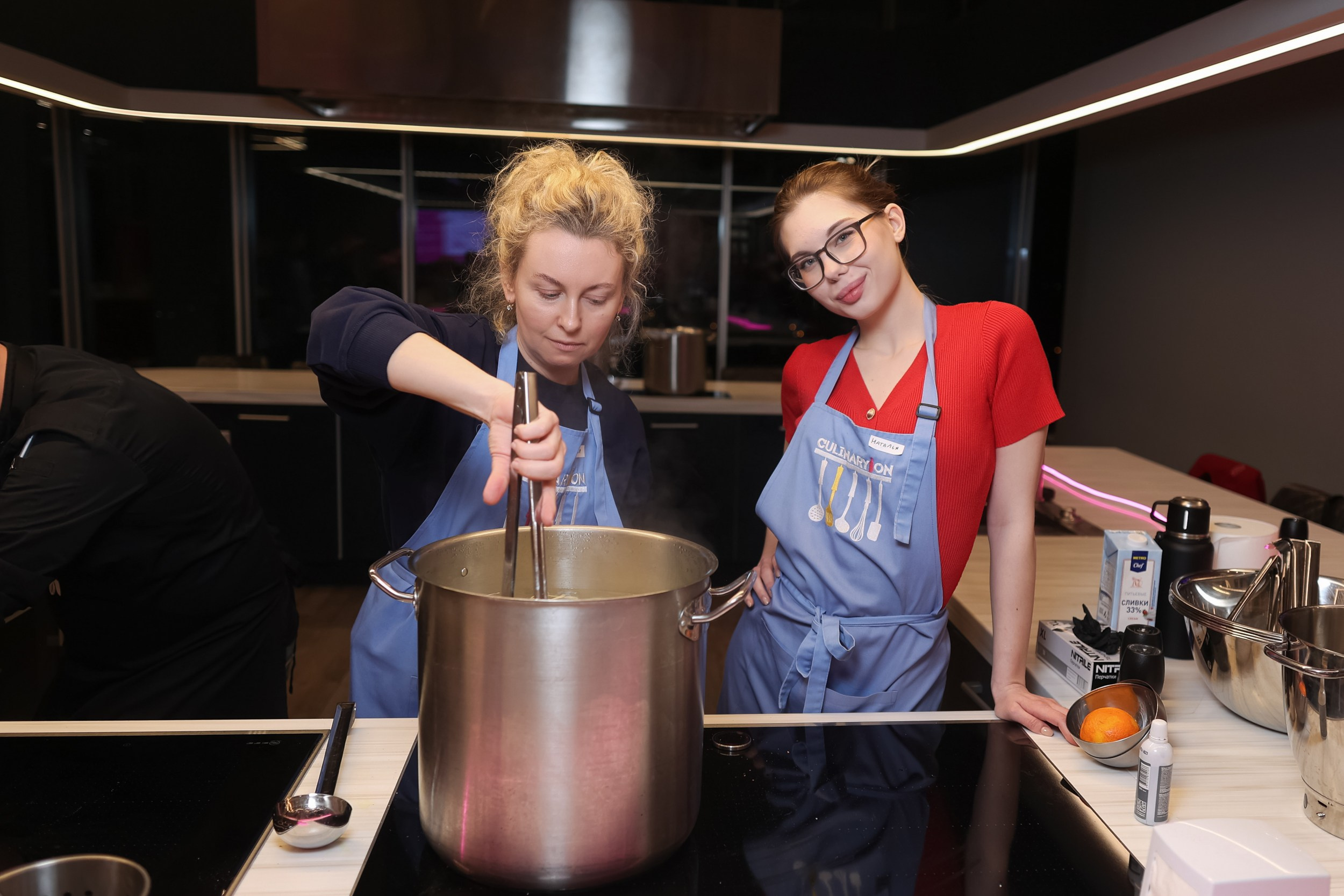 Вечеринка 8 марта в EventyOn. Репортажный фотограф видеограф в Москве Ольга Плаксина