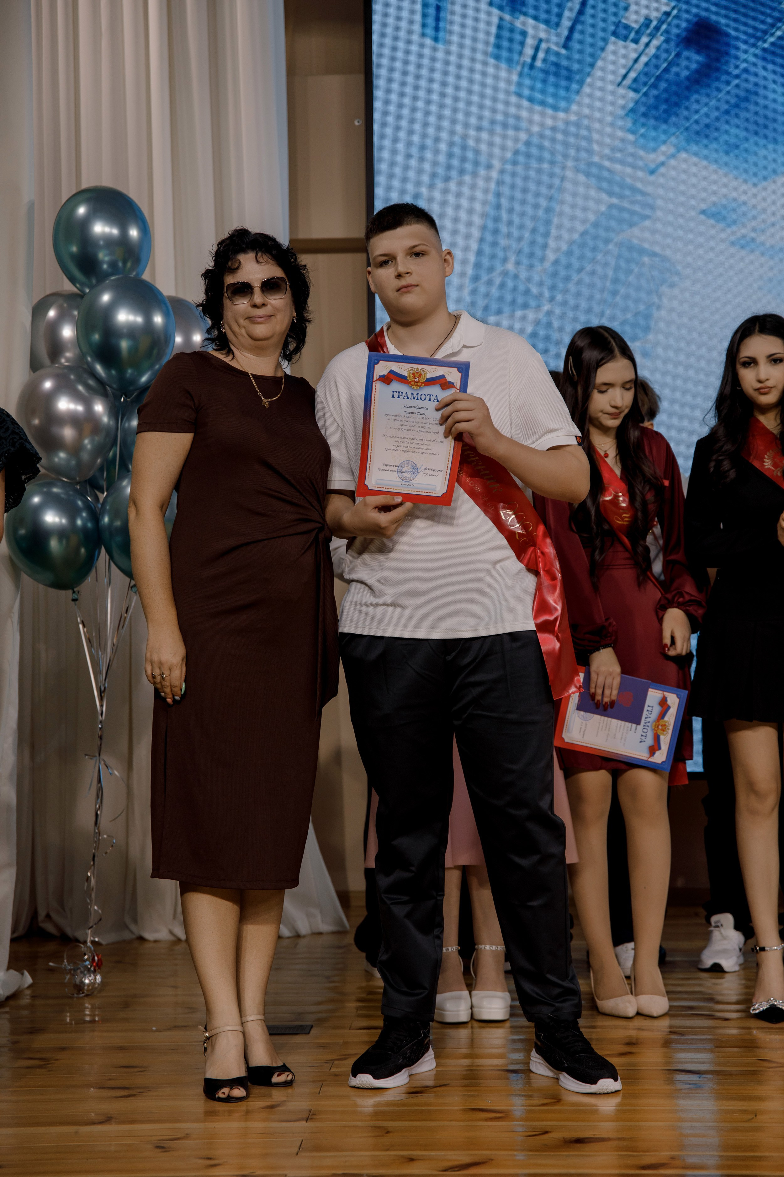 Выпускной школа 107 г Краснодар. Выпускные альбомы в Краснодарском крае