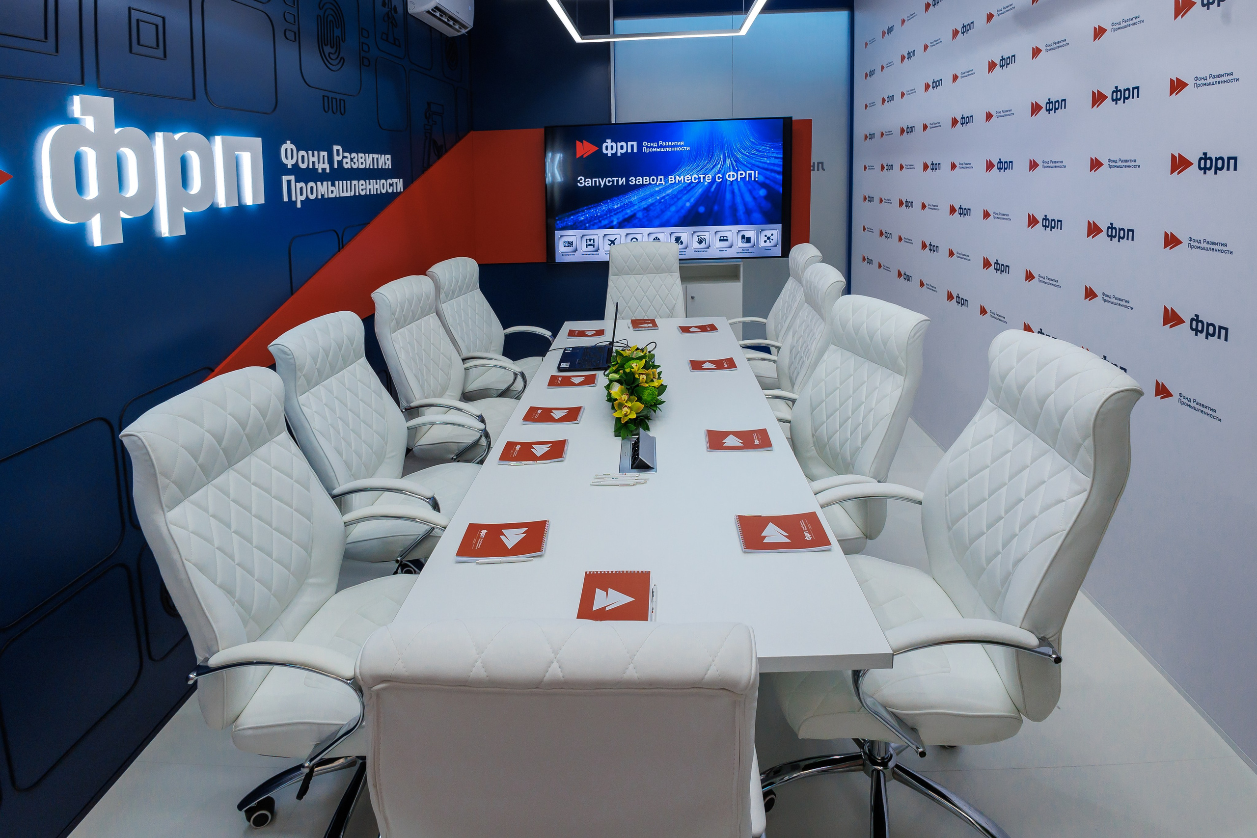 Интерьерная съемка стендов на выставке «Иннопром»