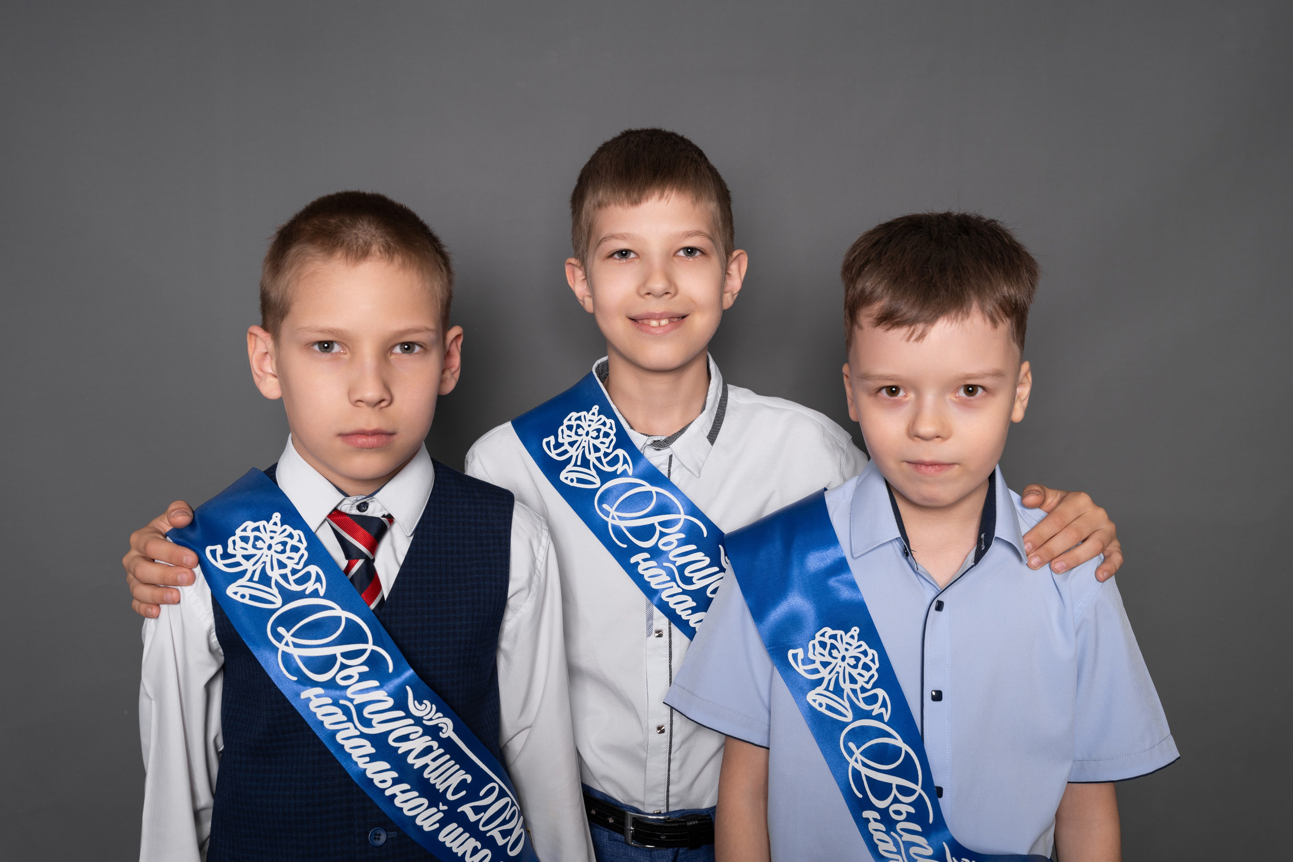4 класс фотосъемка на фото фоне. Творческое объединение "Выпускник"