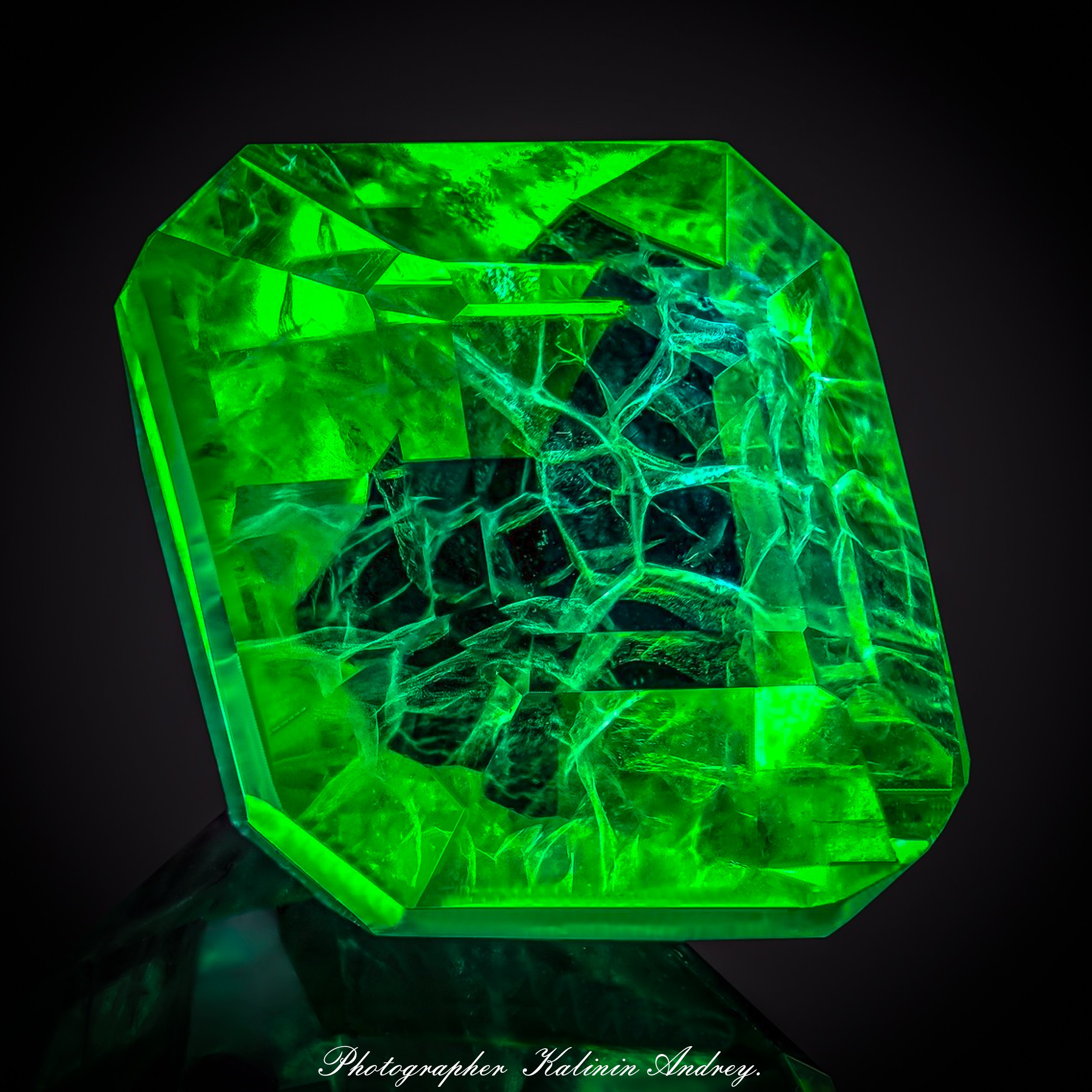 Профессиональная уникальная рекламная фотосъёмка драгоценных в Москве  тел +7 966-003-13-07. Высококачественная профессиональная рекламная фотосъёмка ювелирных украшений, драгоценных камней в Москве. Обучение, консультация