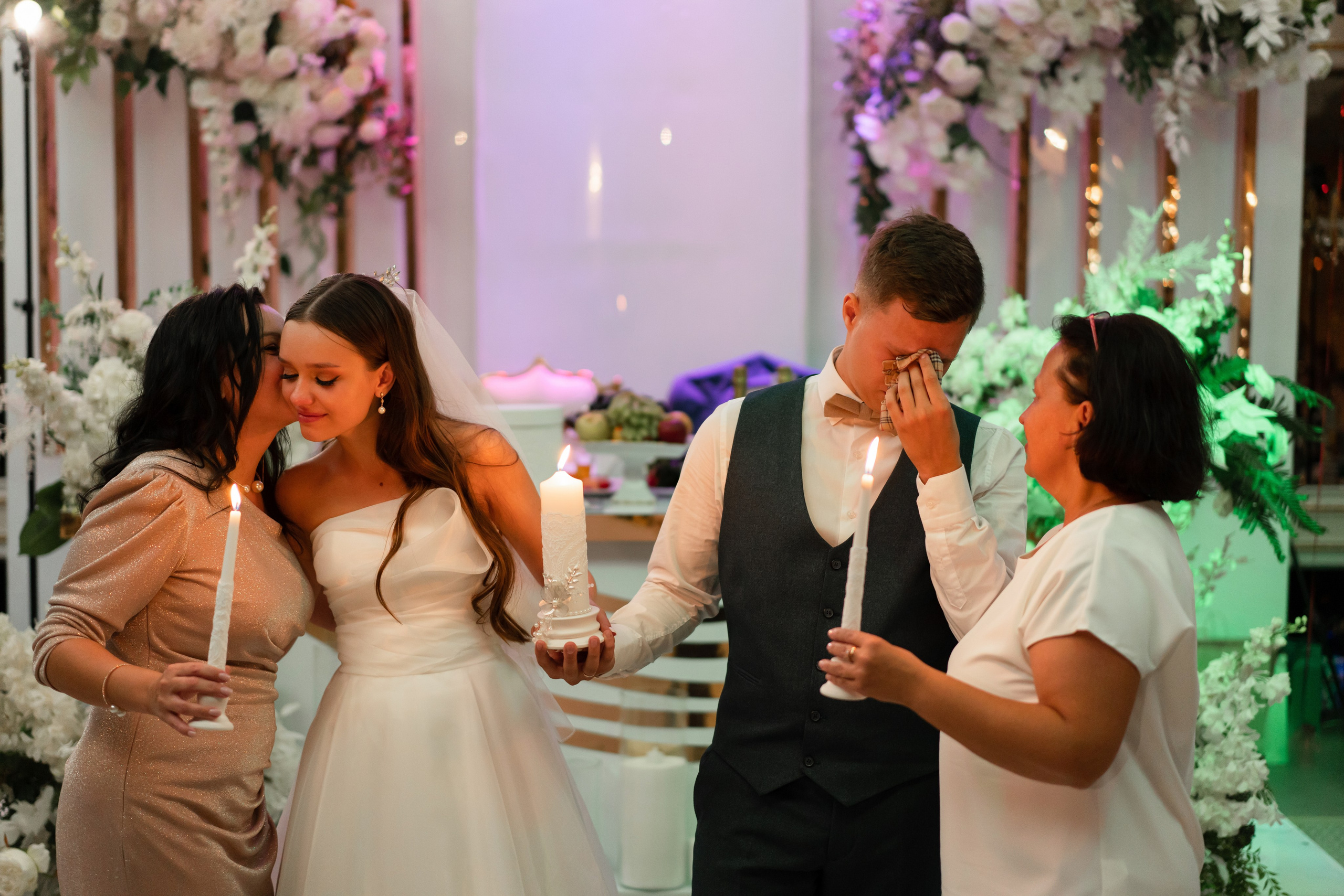 Свадебная фотосессия в Москве. Фотосъёмка в усадьбе Царицыно. Свадебный фотограф Вера Климова