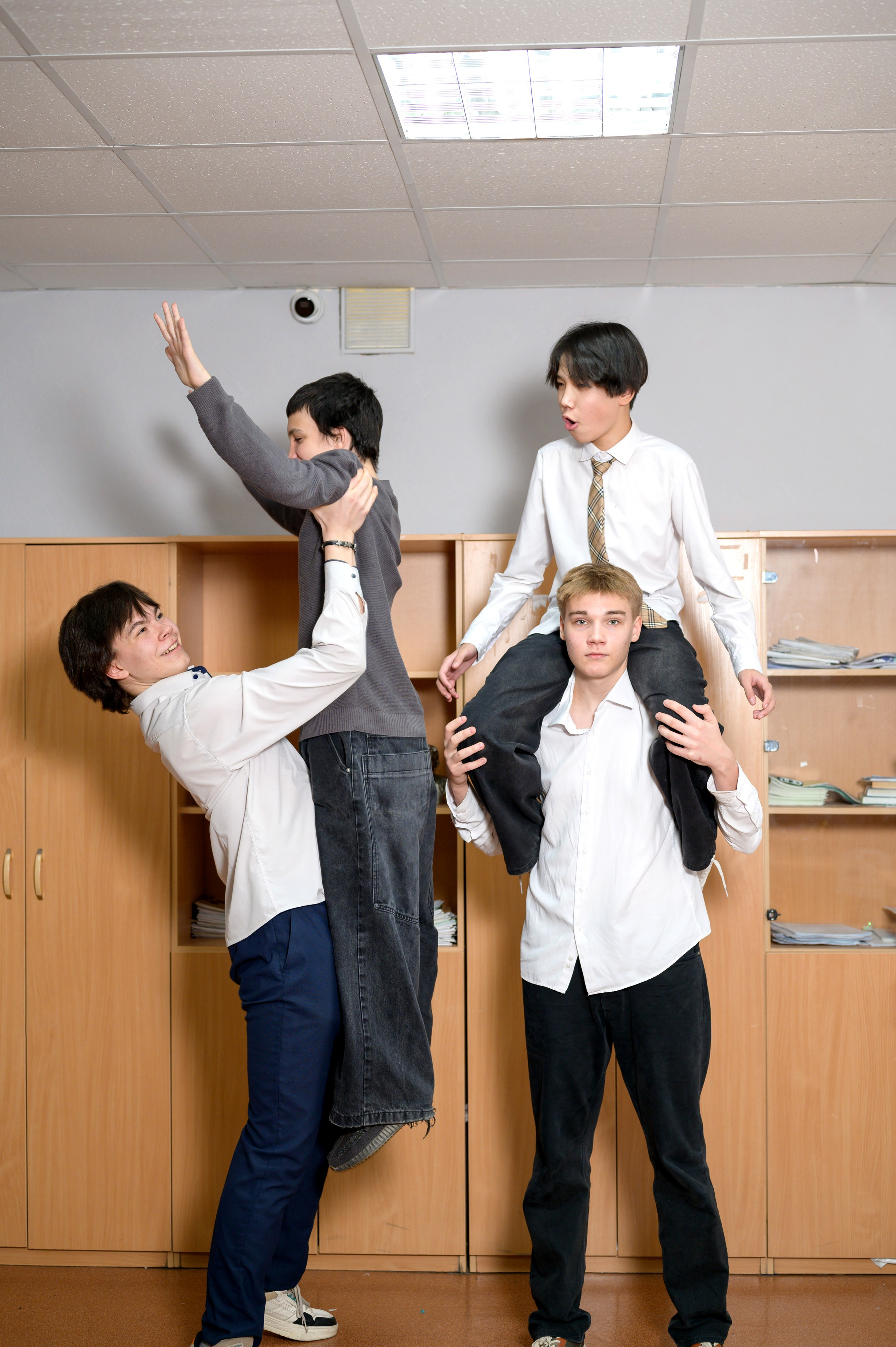 Выпускные альбомы 9 класс. Фотограф новорожденных, семейный детский в Тюмени Татьяна Морозова