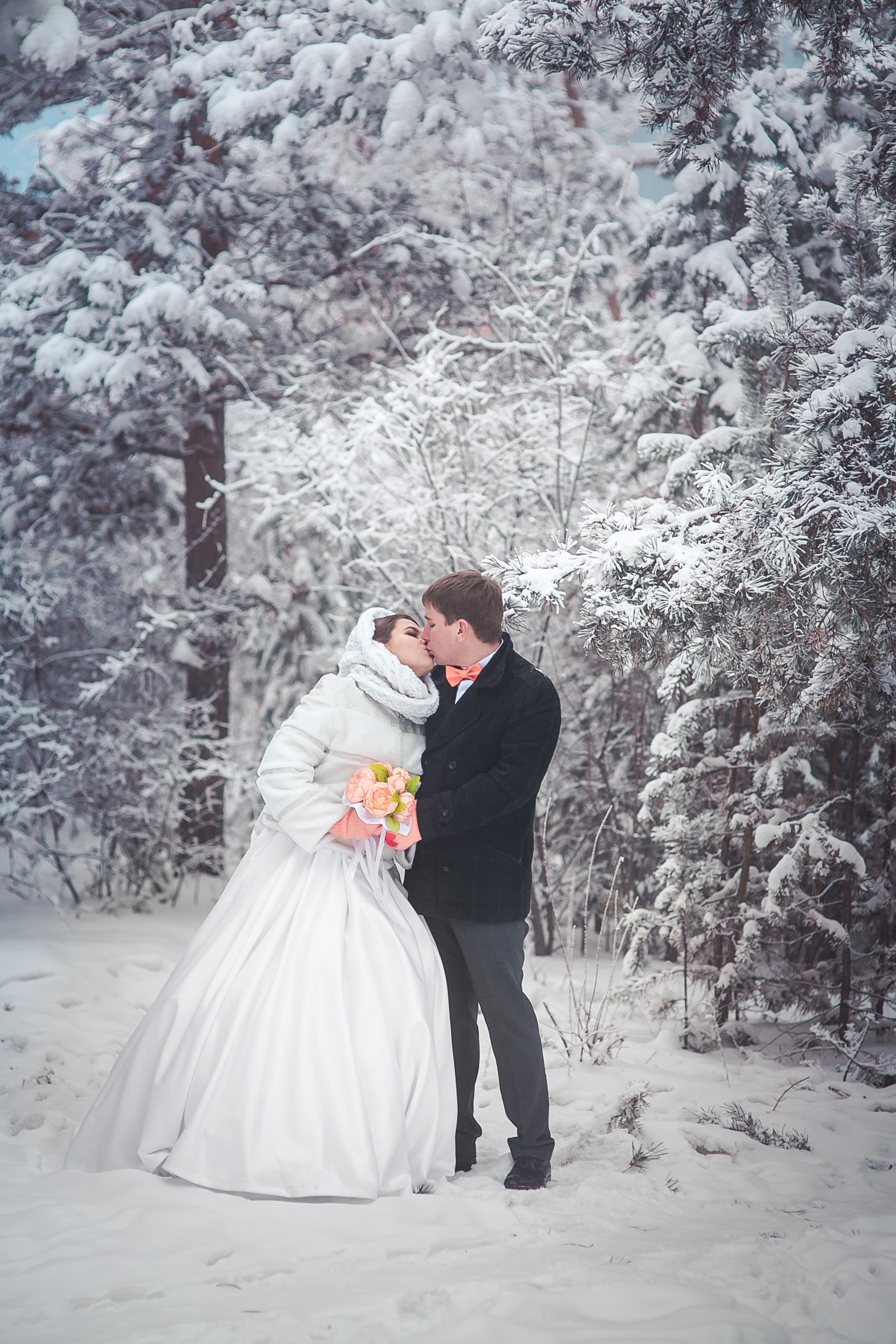 Зимнее свадебное фото. Фотограф Надежда Куин, Якутск