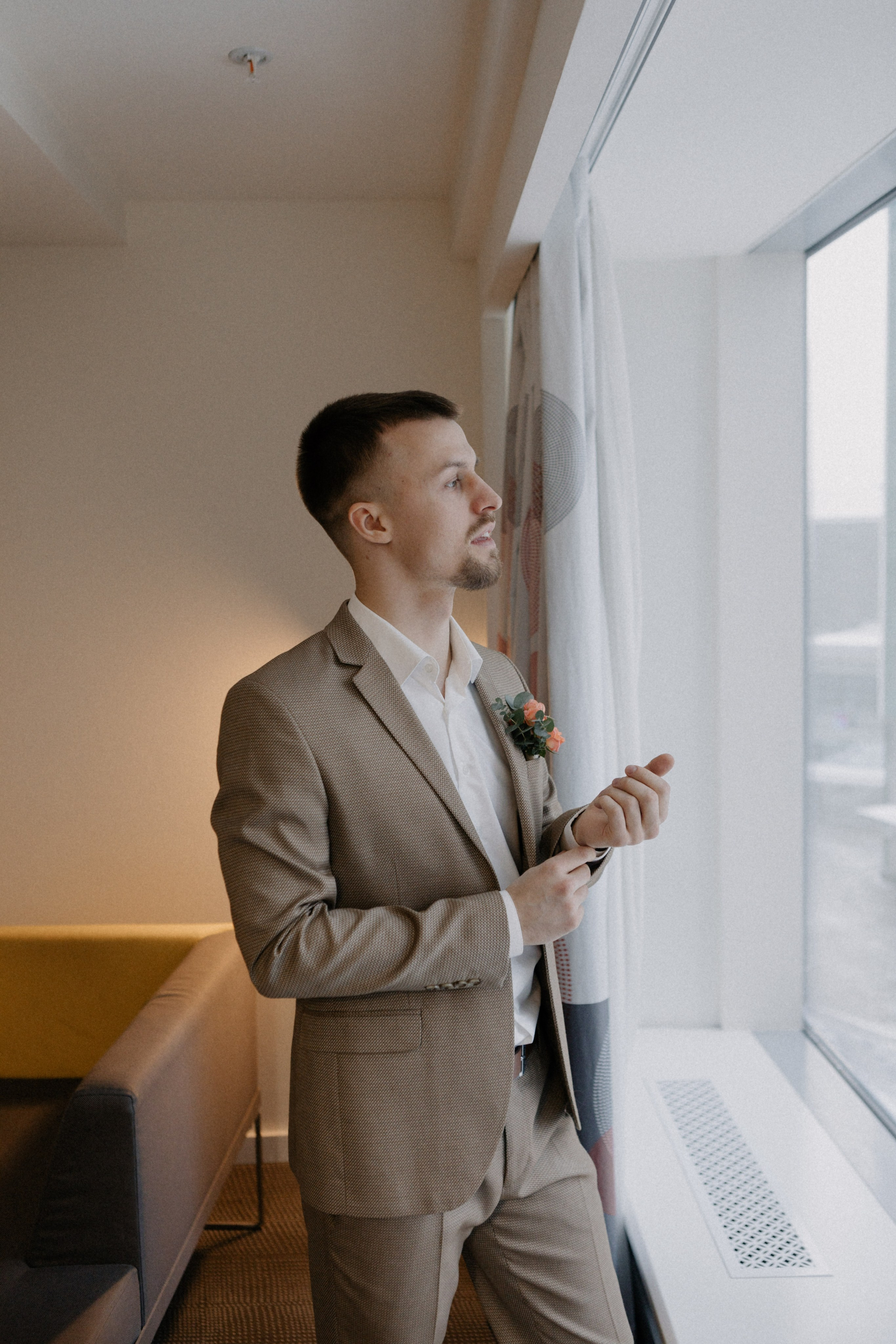 Ксюша и Илья. Утро в отеле роспись в Birds. Свадебный и портретный фотограф в Москве Анастасия Масюк