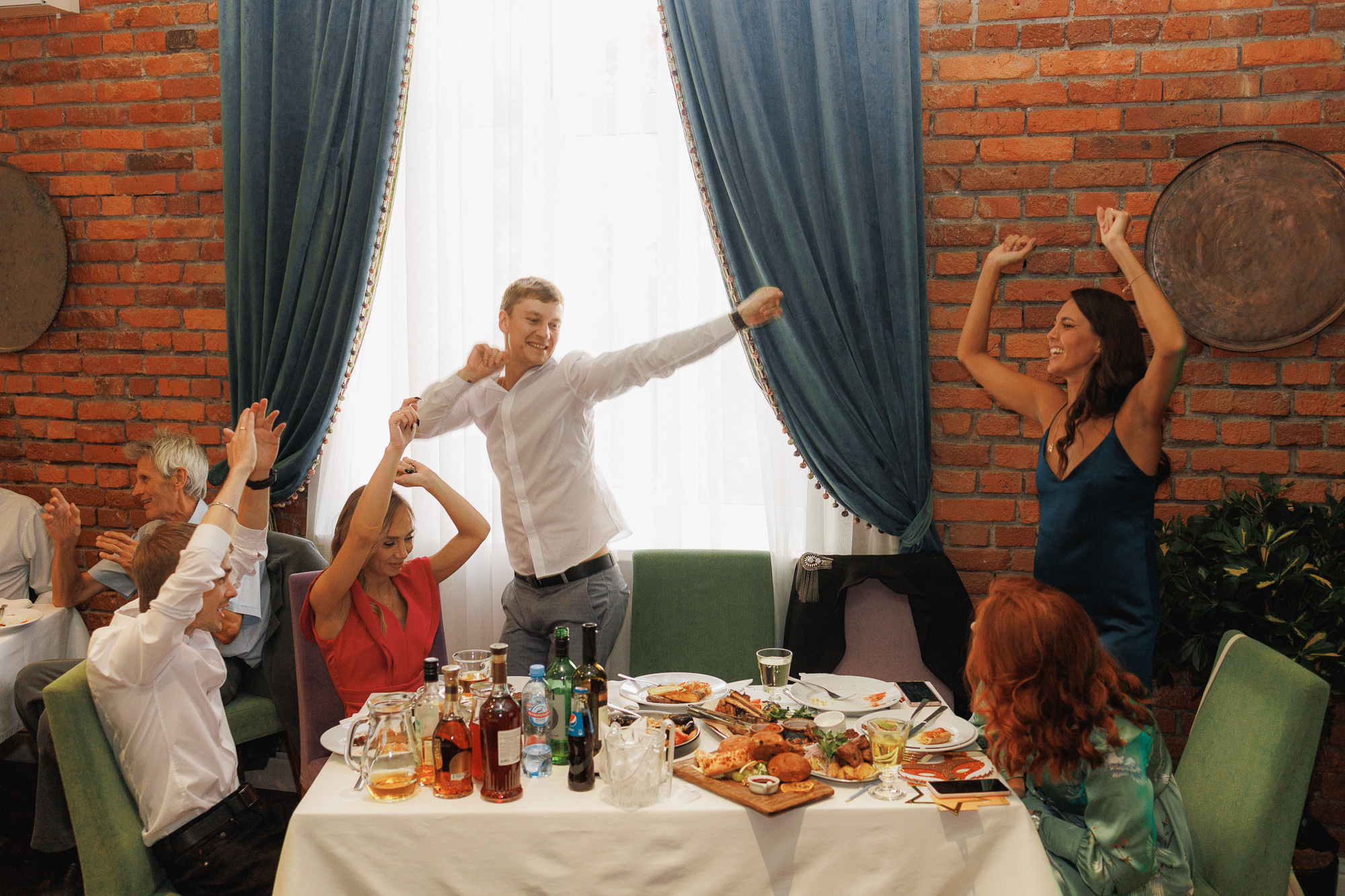 Свадебная фотосъемка: утро невесты, ЗАГС и портфолио | Профессиональный фотограф. Валентина Похомова — профессиональный фотограф в Екатеринбурге