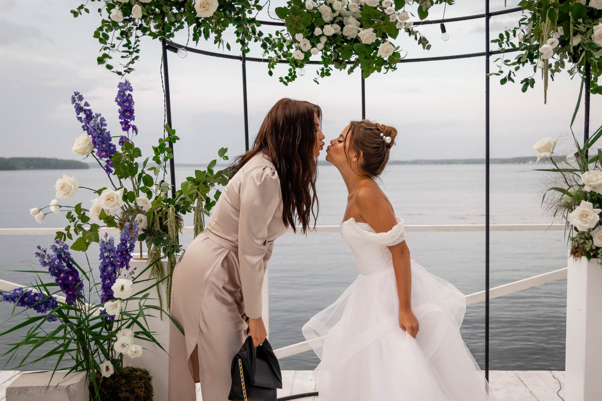 Свадебная фотосъемка: утро невесты, ЗАГС и портфолио | Профессиональный фотограф. Валентина Похомова — профессиональный фотограф в Екатеринбурге