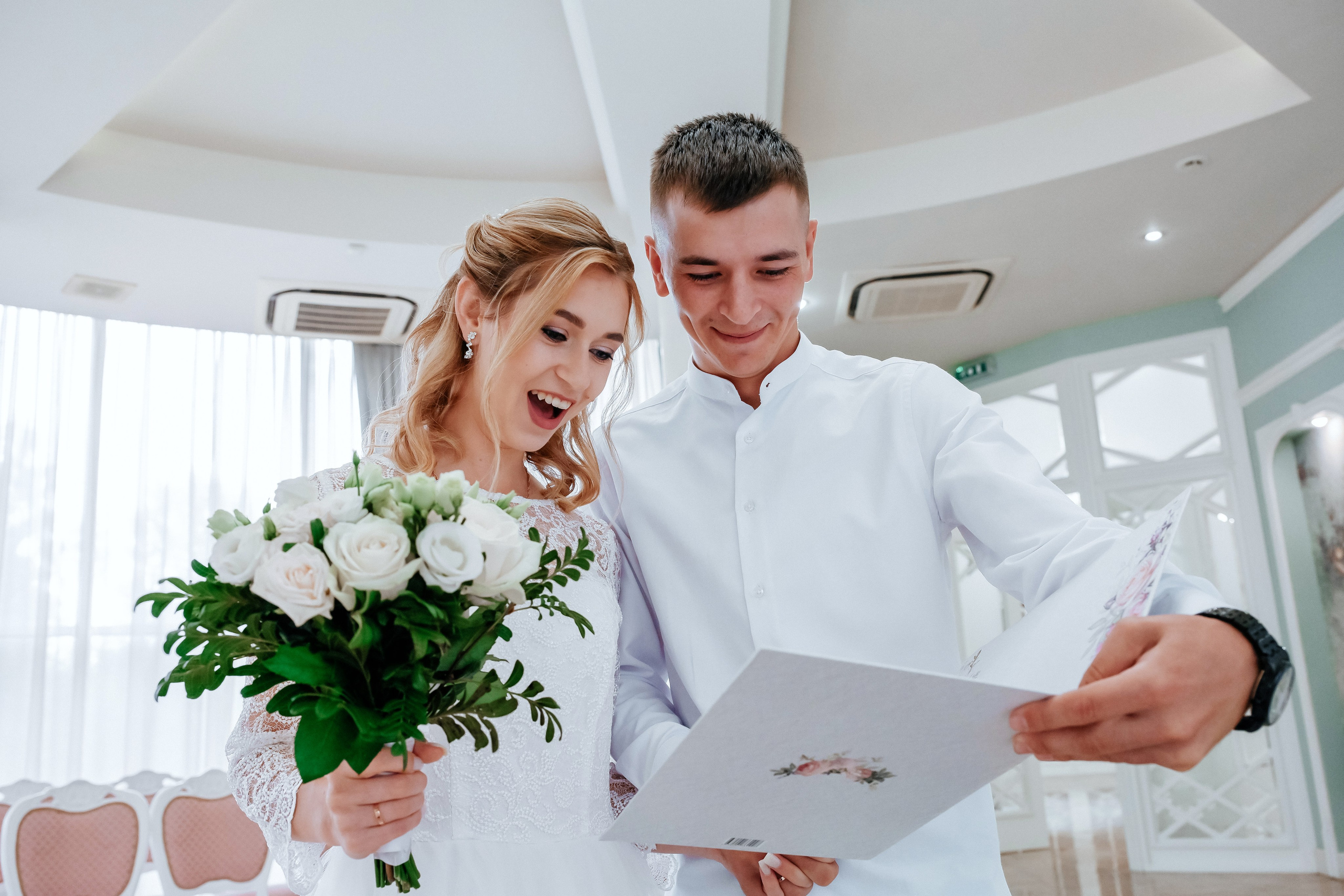 Молодожены Владислав и Алина