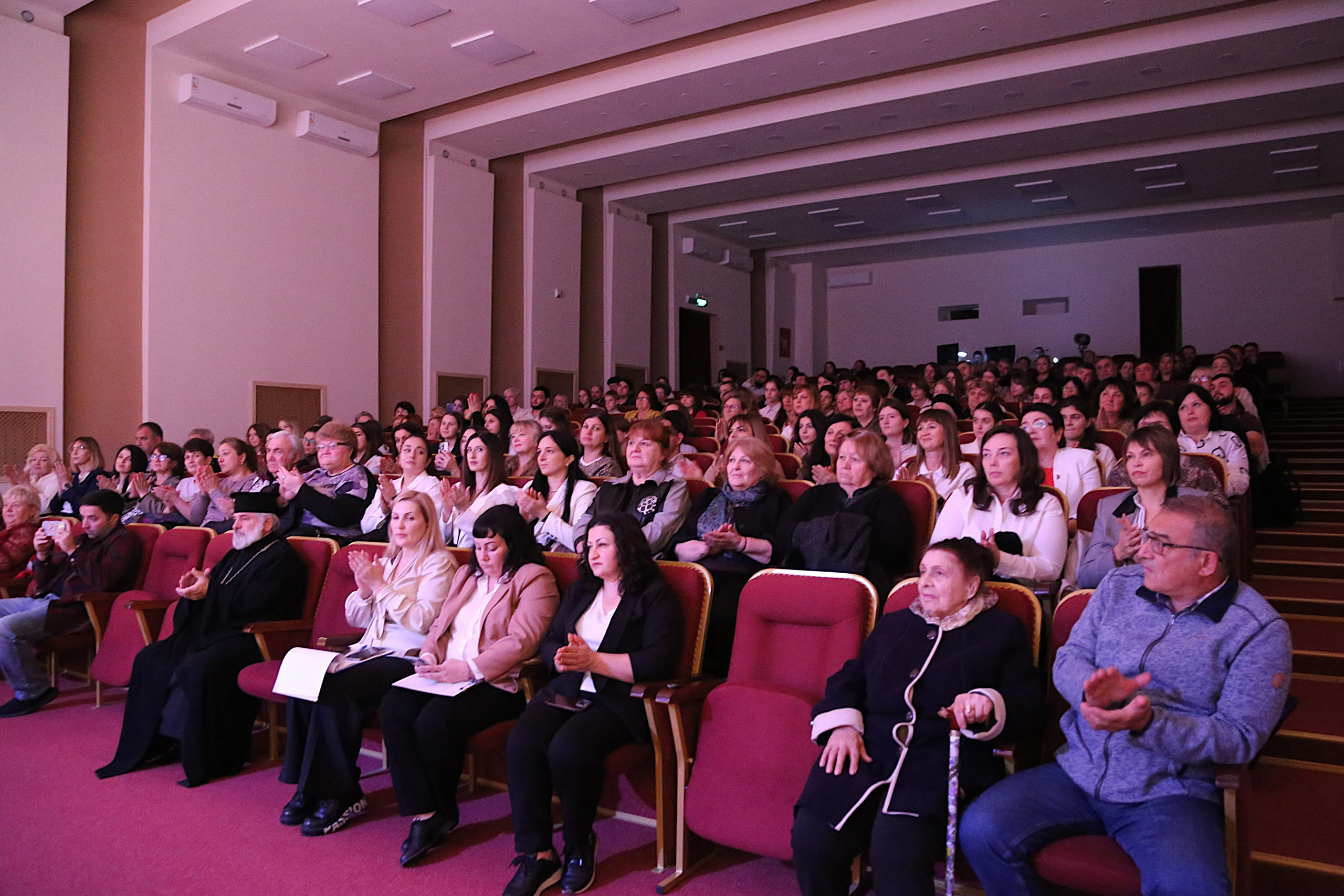 День Волонтёра. Жизнь курорта Кабардинка в фотографиях