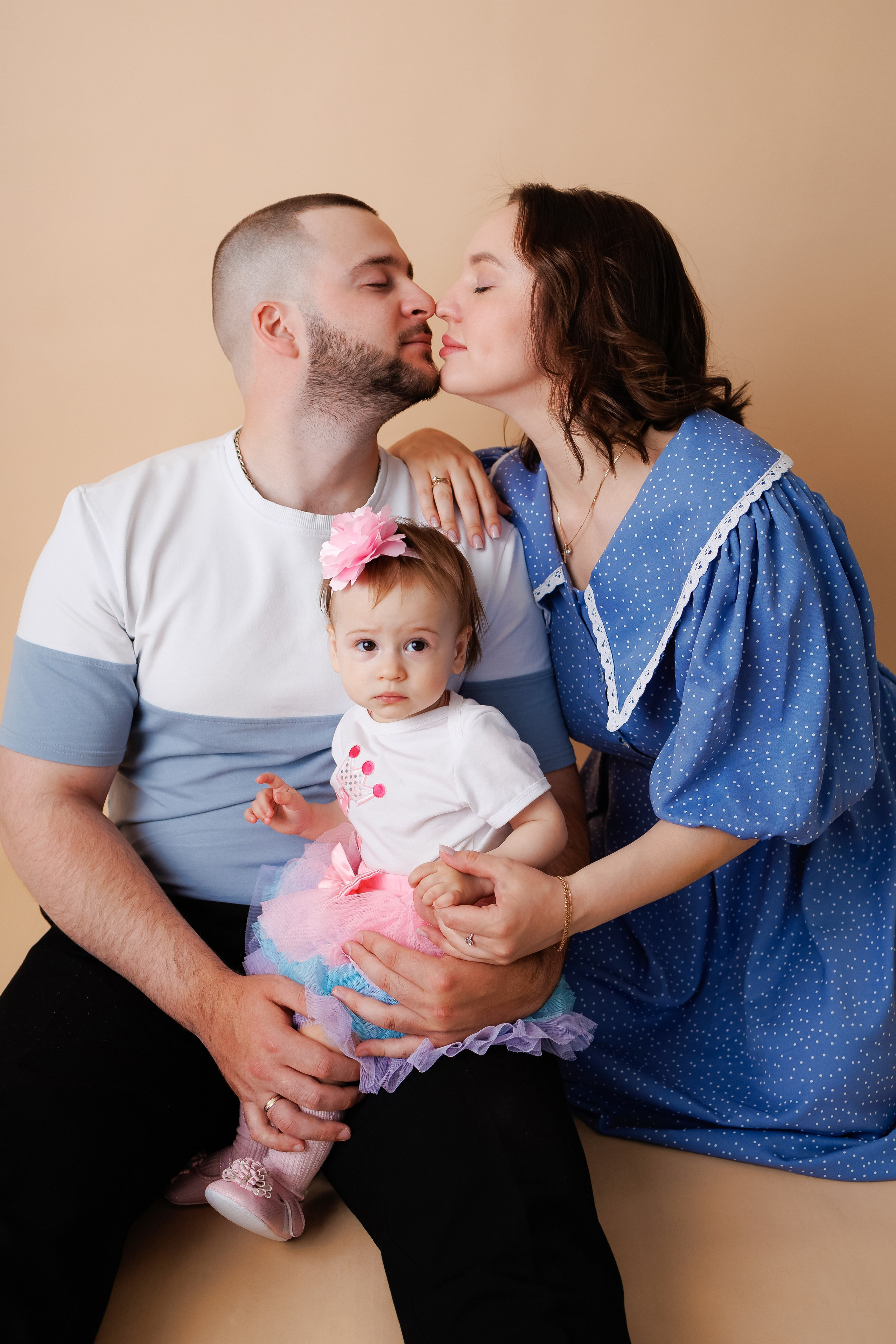 Анечке 1 годик. Фотограф новорожденный малышей Новосибирск