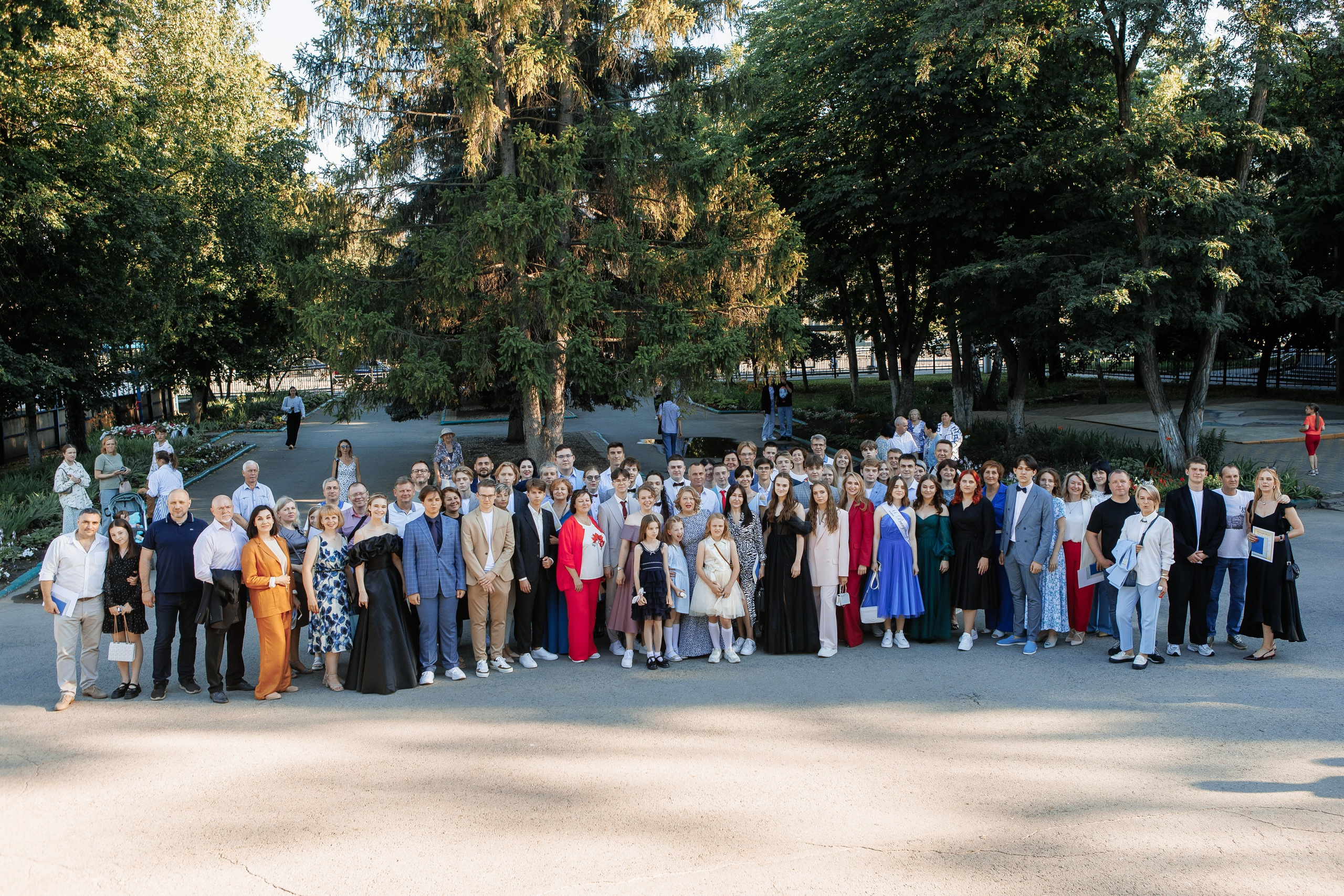 Выпускной Гимназия 12 2024 г. Свадебный и портретный Фотограф в Липецке Дмитрий Котюков