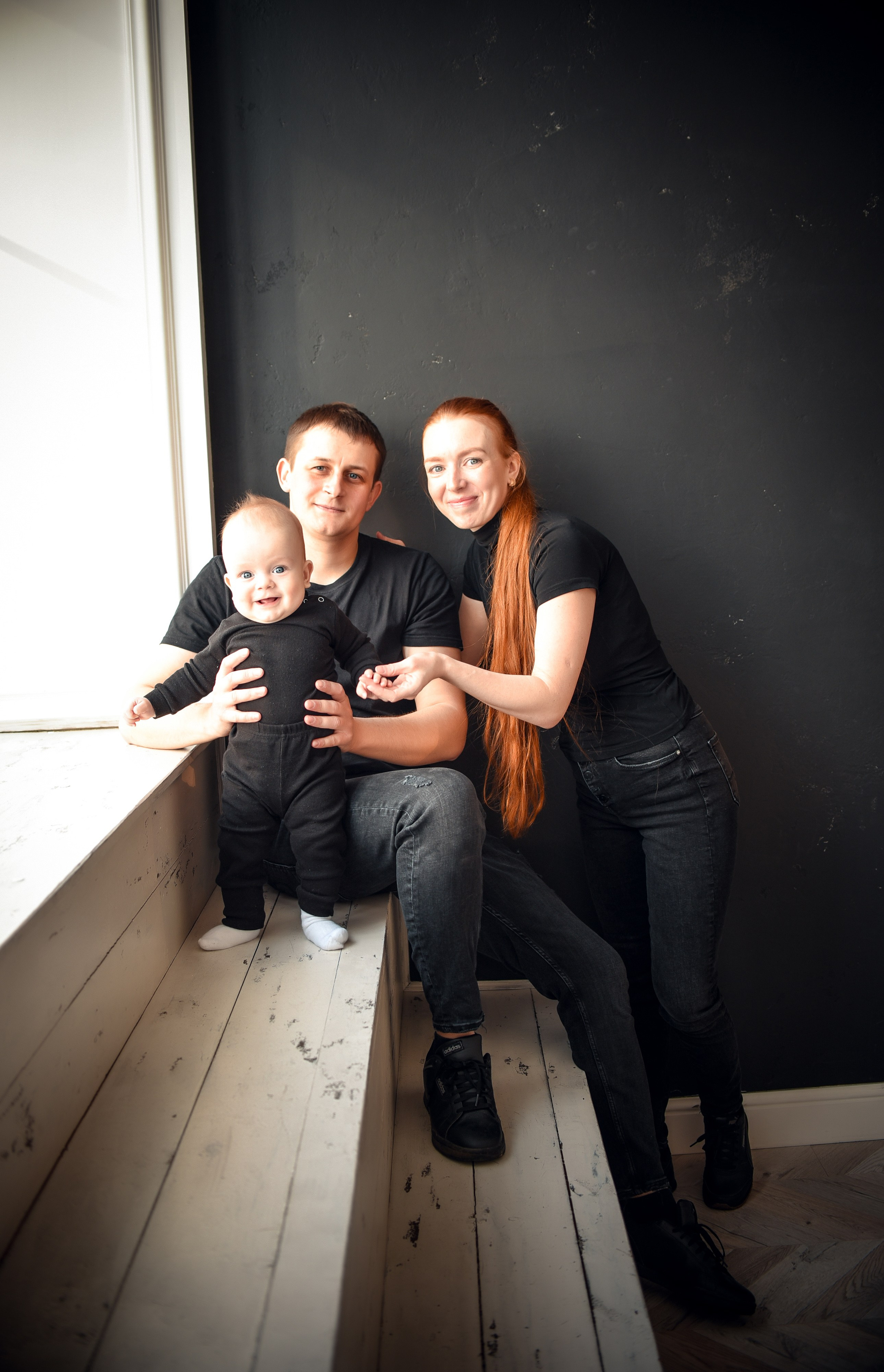 Семейная студийная фотосессия 3. Свадебный, семейный, детский, контент фотограф в Омске Максим Ильин