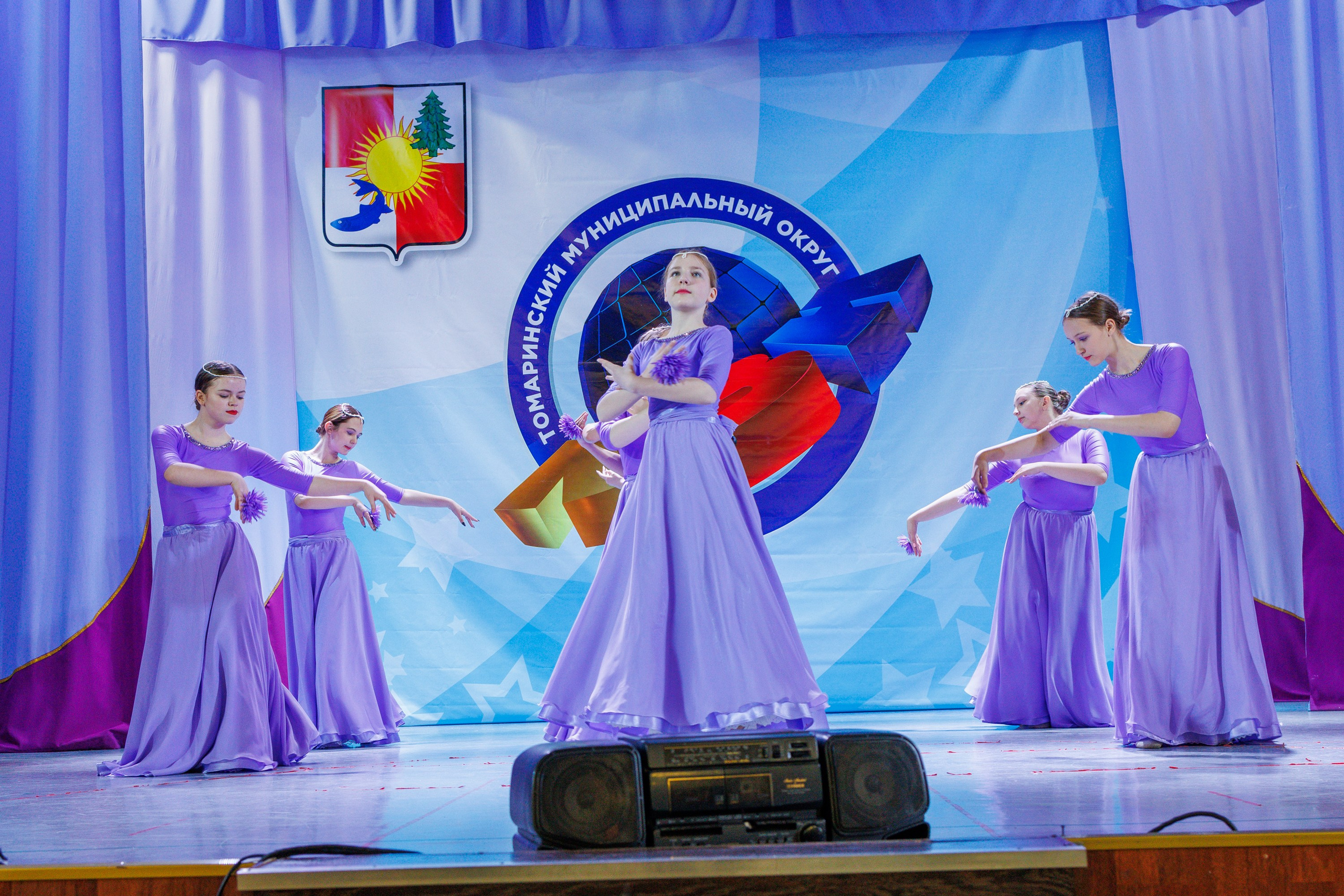 Школьный КВН в Томари. Свадебный, семейный и репортажный фотограф в Южно-Сахалинске Артур Петросян