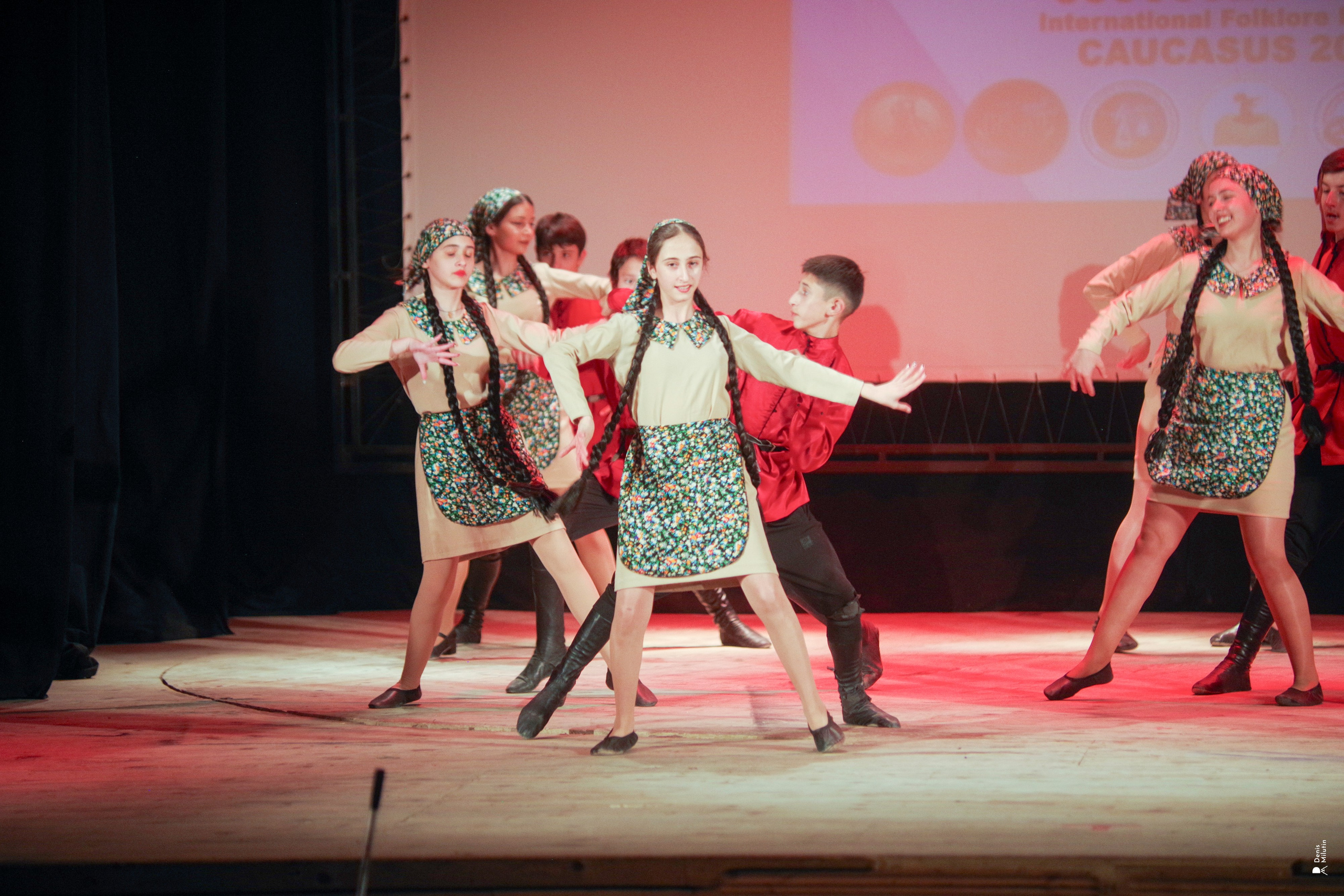 Танцы в прекрасном Они. Портретный фотограф Денис Милютин