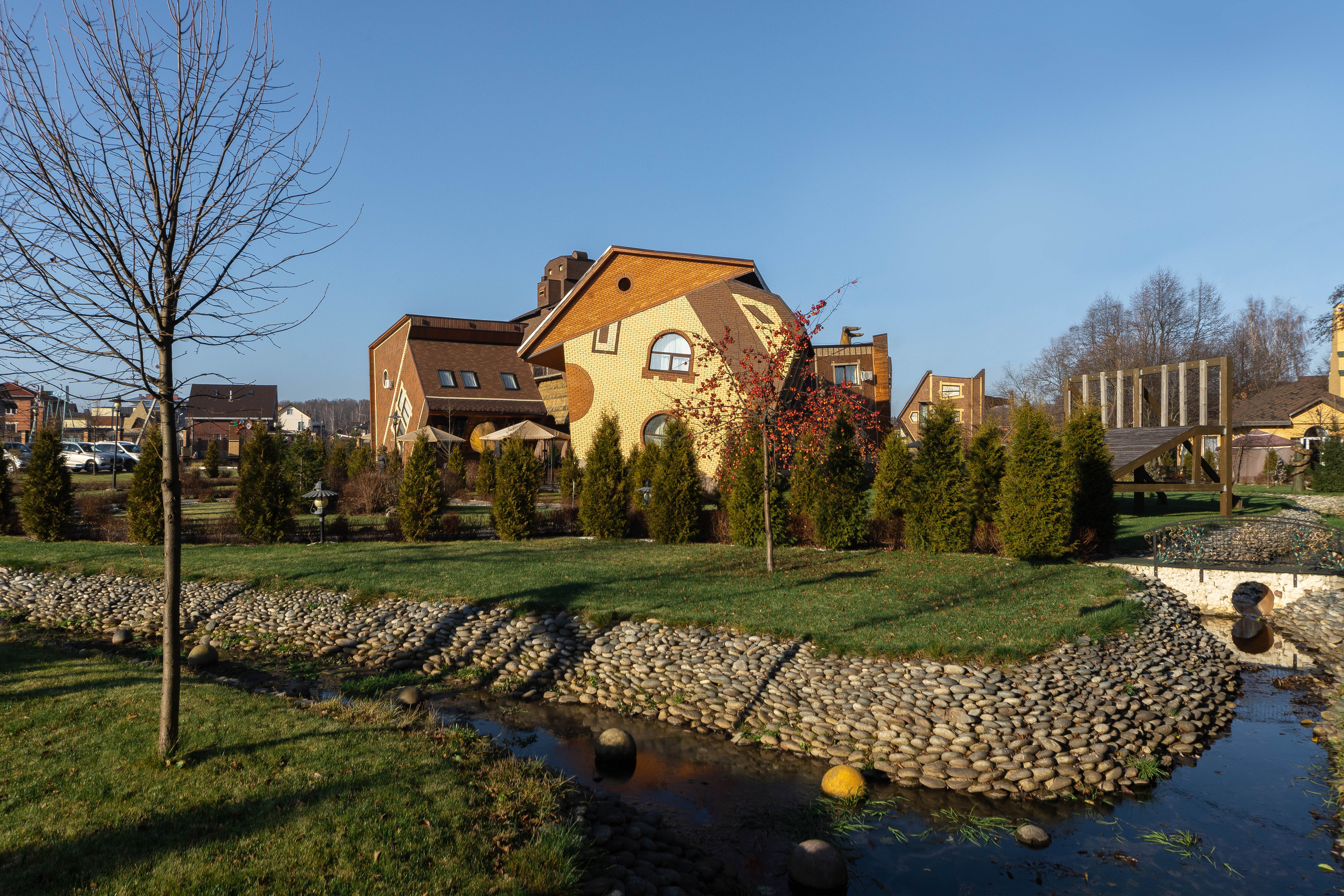 Территория клубного отеля в Подмосковье. Интерьерный фотограф в Москве