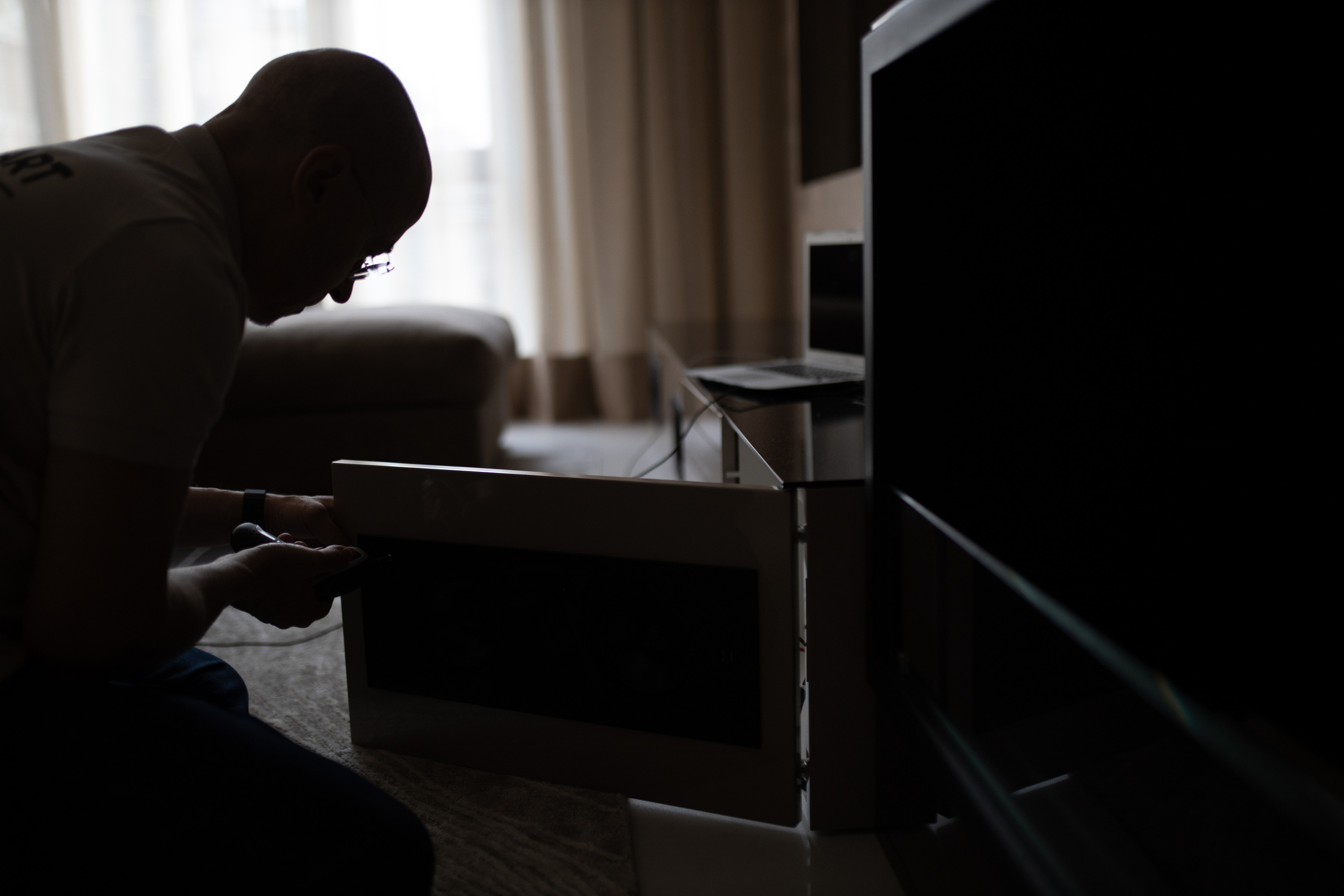 Продукт в интерьере. Зеркальные телевизоры и аудиосистемы. Интерьерный фотограф в Москве