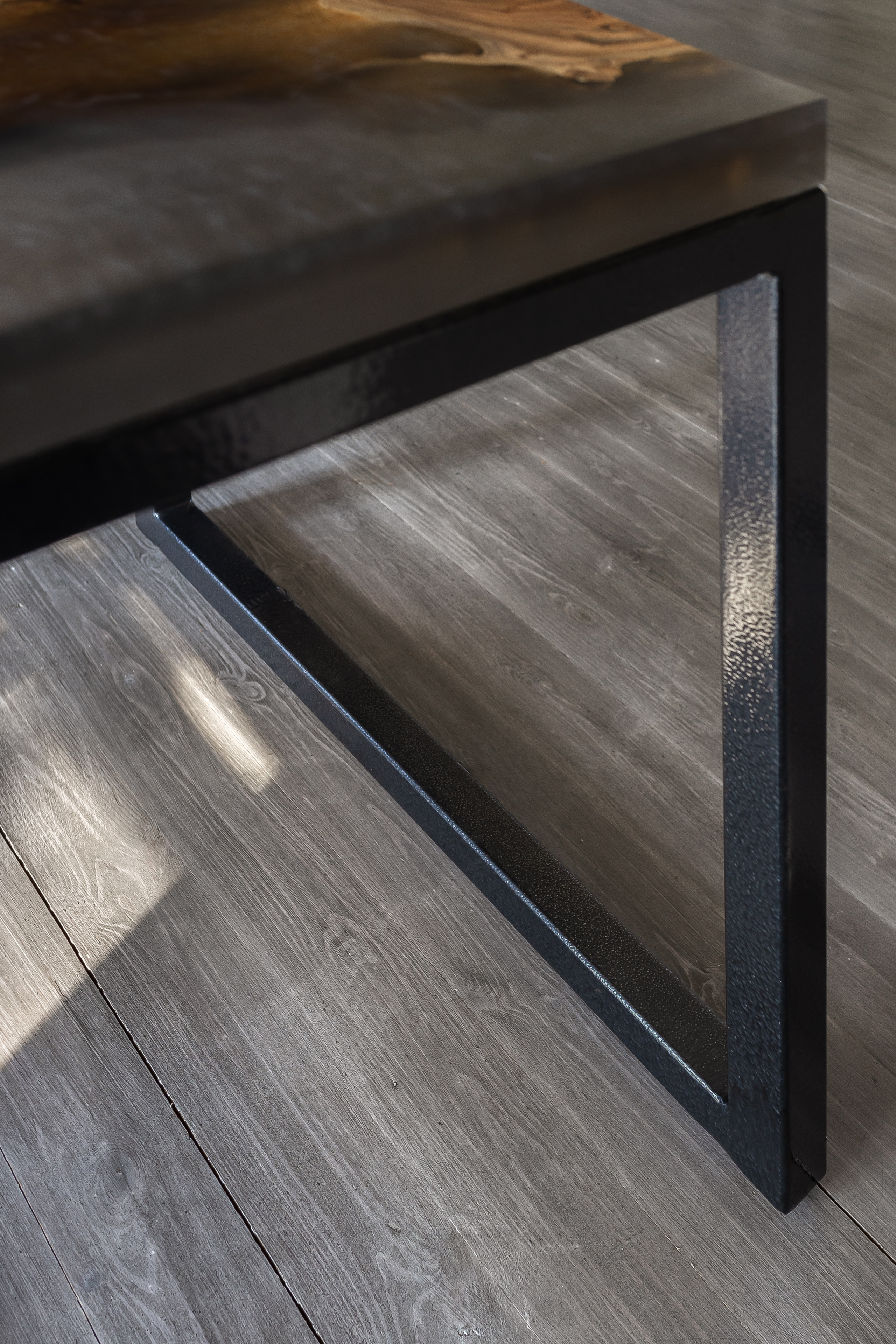 Столы из слэба в интерьере загородного дома. Интерьерный фотограф в Москве