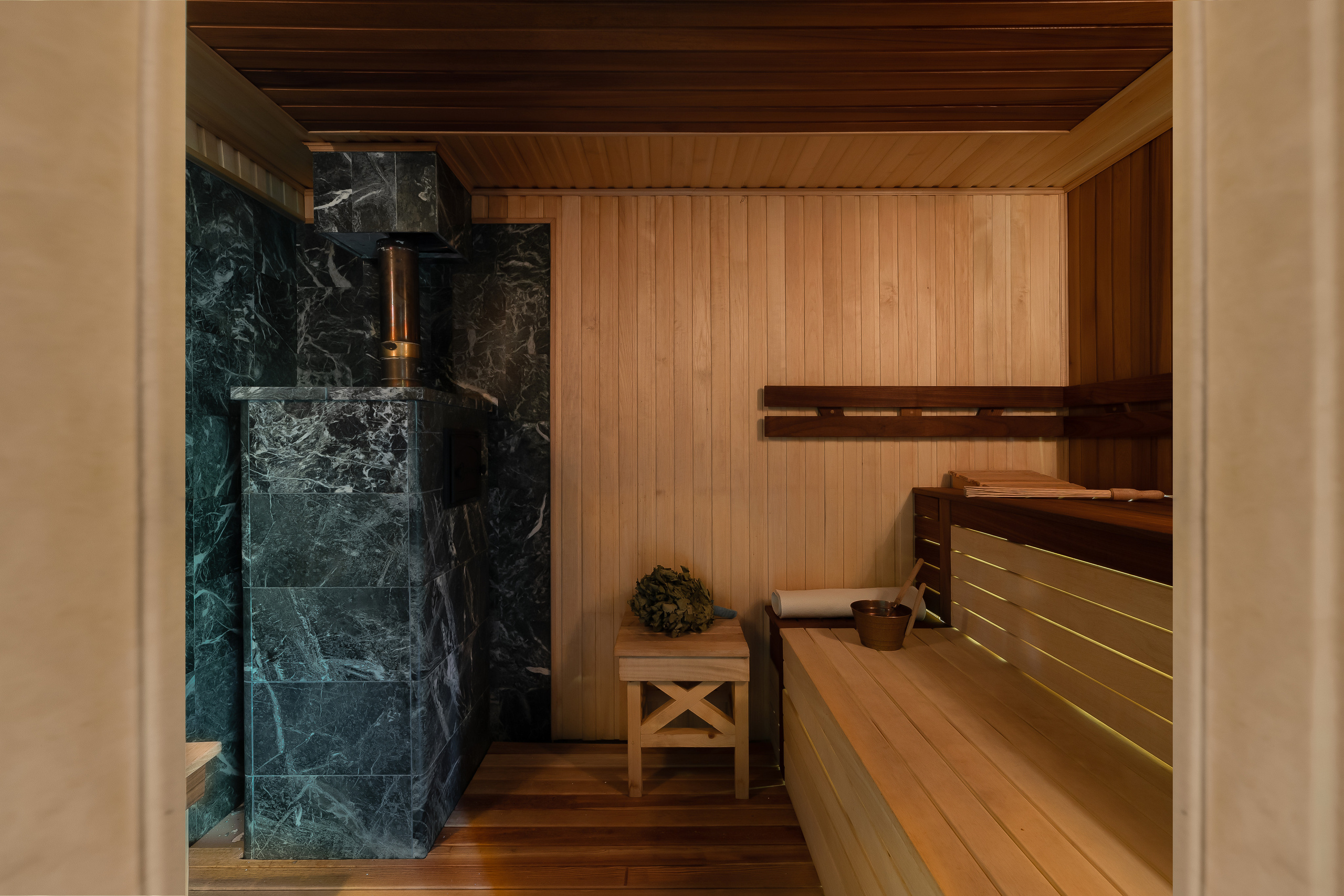 Загородный деревянный дом для спокойного отдыха. Интерьерный фотограф в Москве