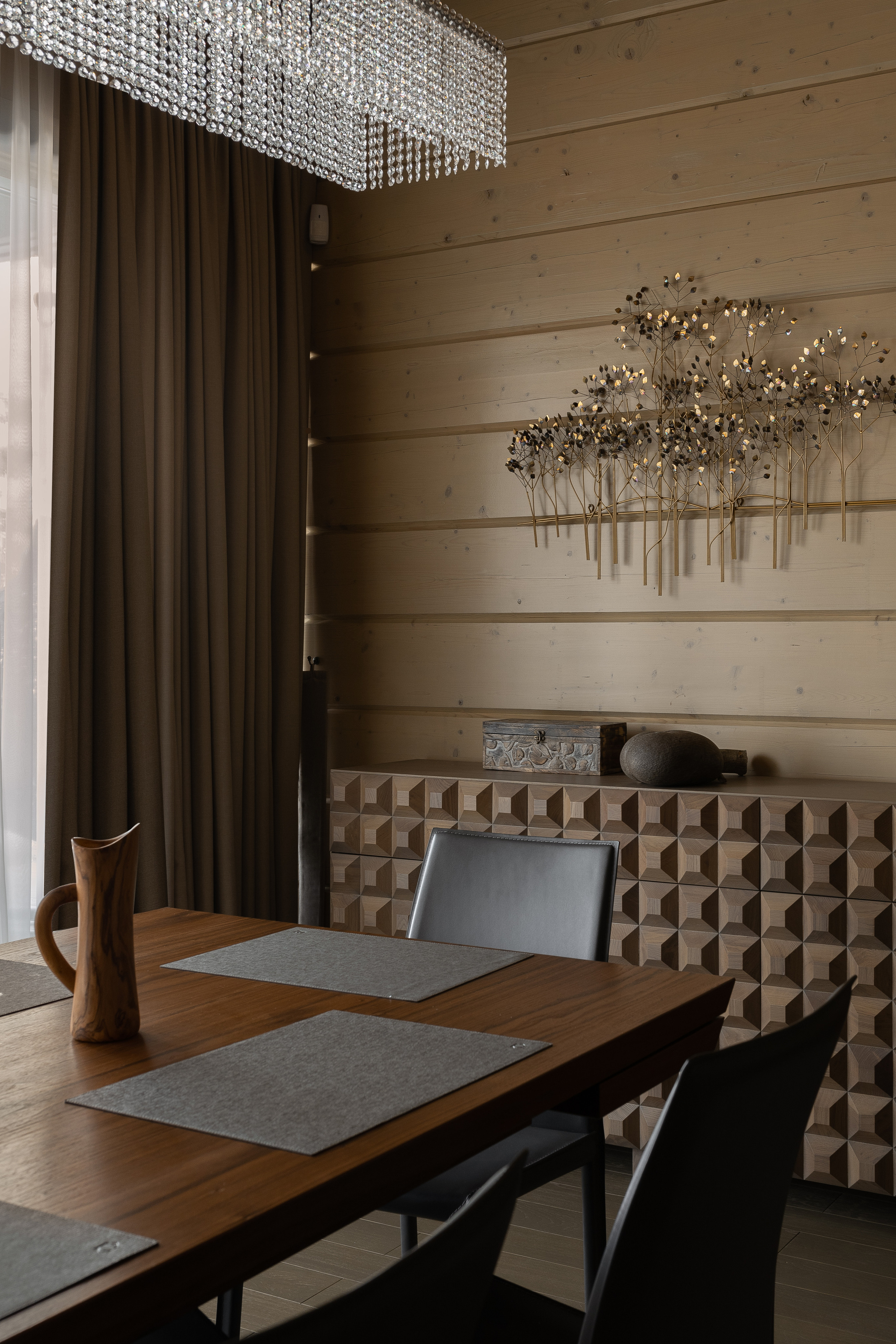 Загородный деревянный дом для спокойного отдыха. Интерьерный фотограф в Москве