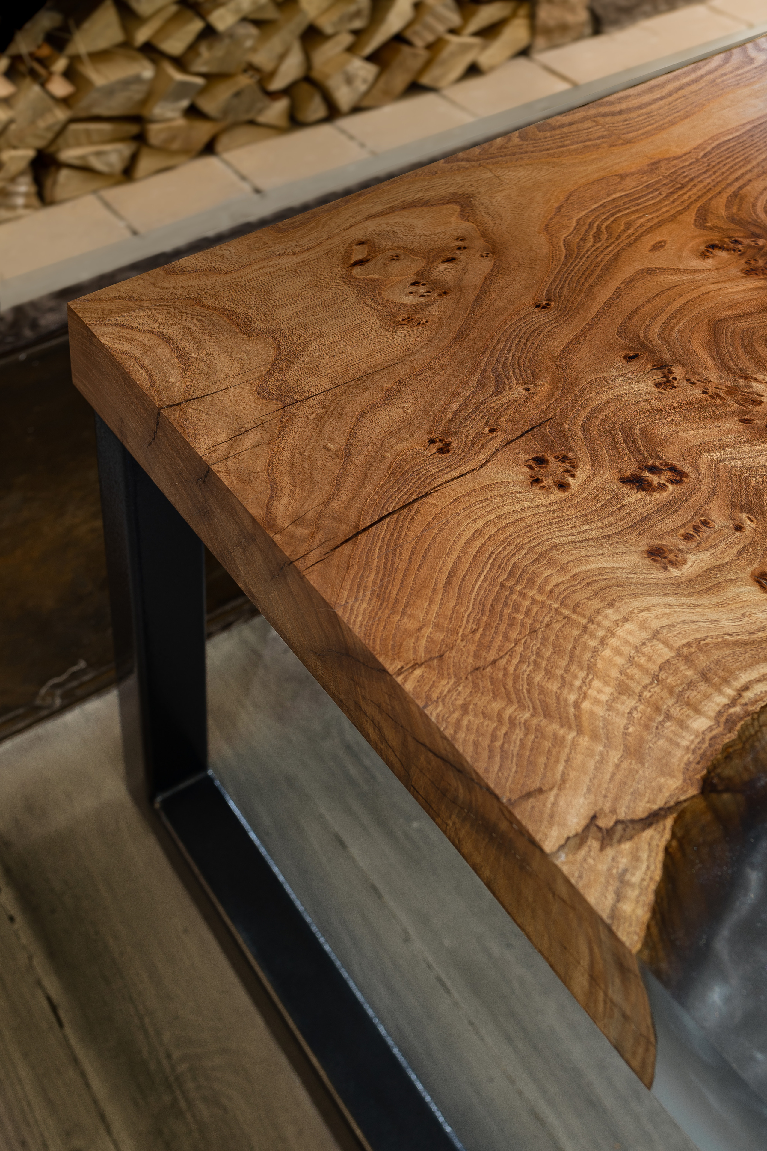 Столы из слэба в интерьере загородного дома. Интерьерный фотограф в Москве