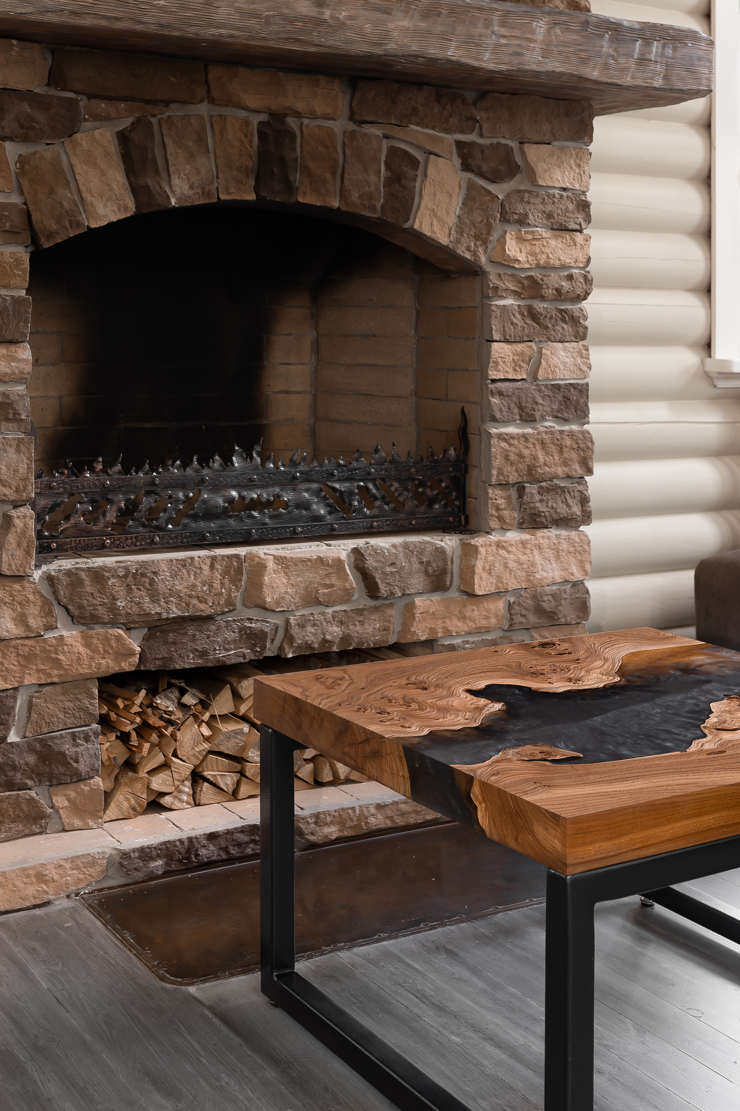 Столы из слэба в интерьере загородного дома. Интерьерный фотограф в Москве