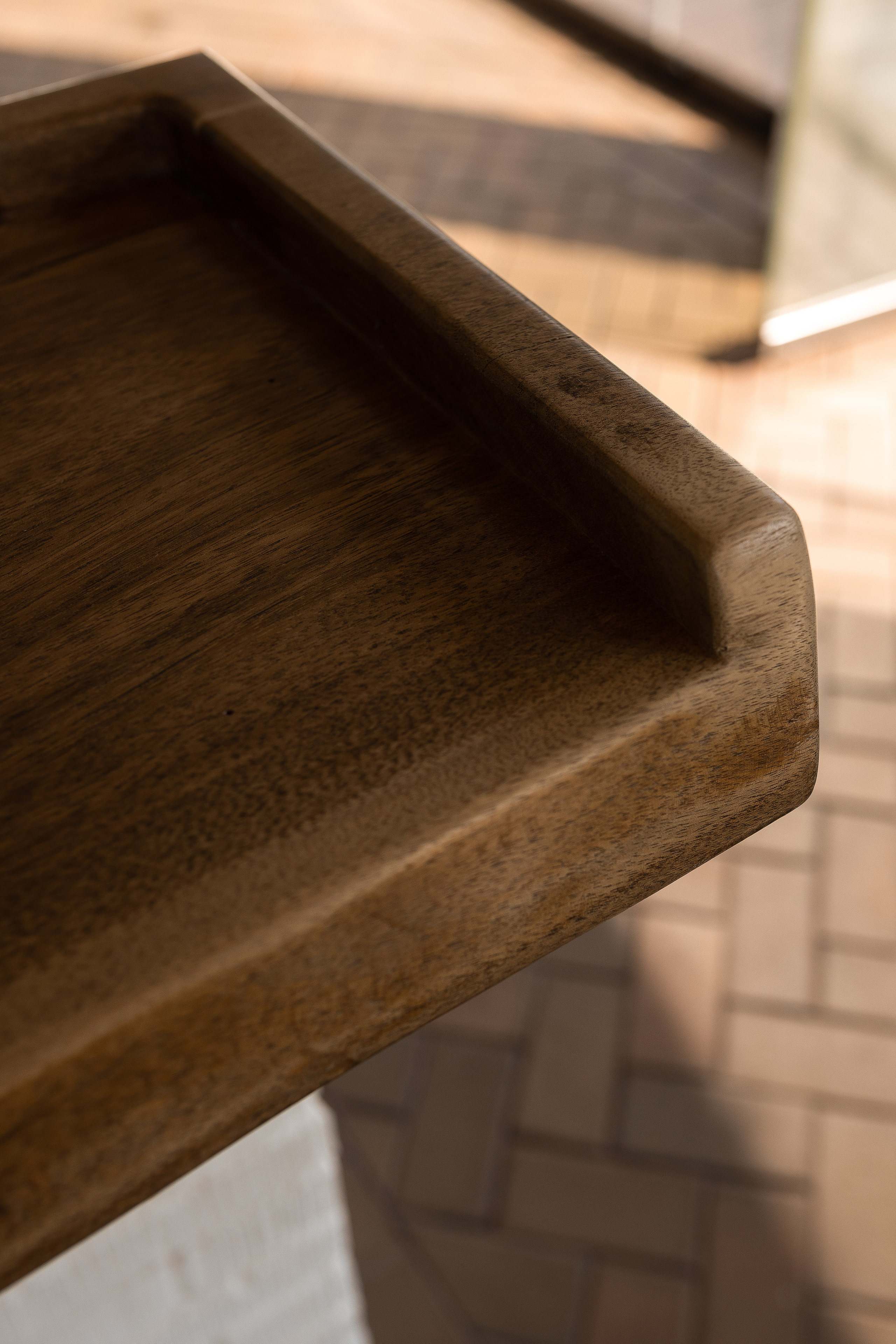 Столы из слэба в интерьере загородного дома. Интерьерный фотограф в Москве