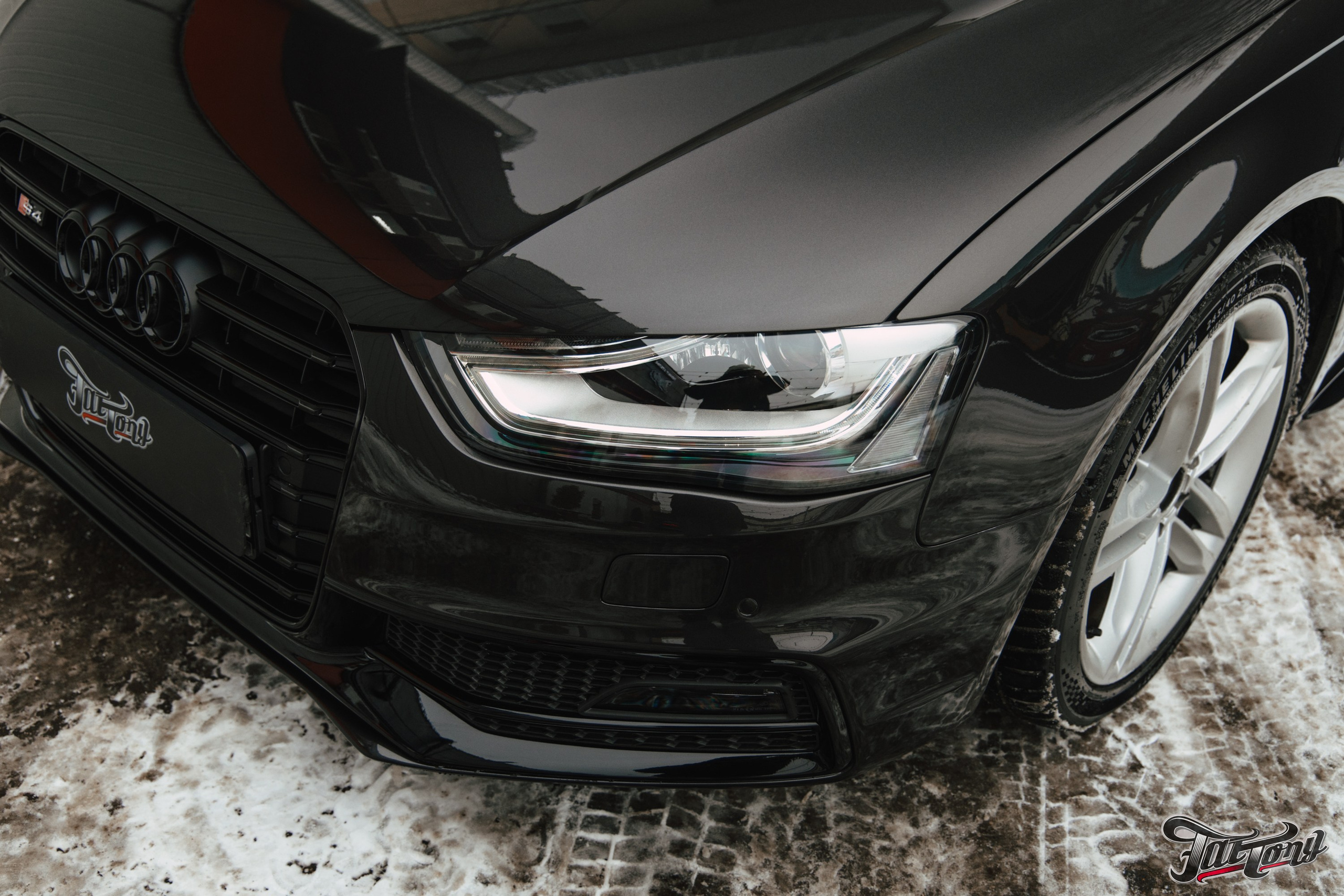 Audi S4 полный окрас кузова, кузовные работы и антихром. DeLorein