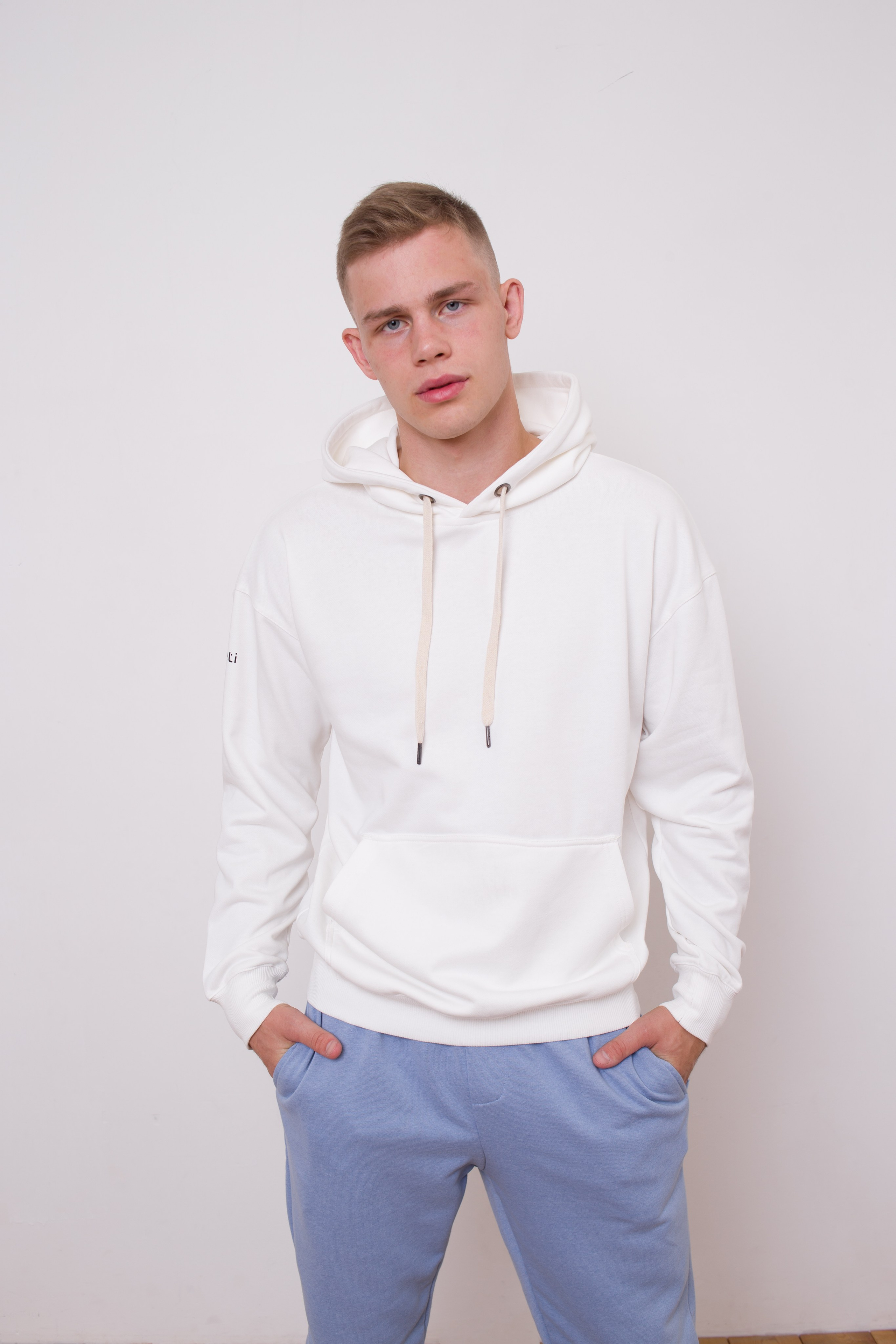 Модель для предметной съемки Герман id 29 034 С.-Пб| Sale Easy