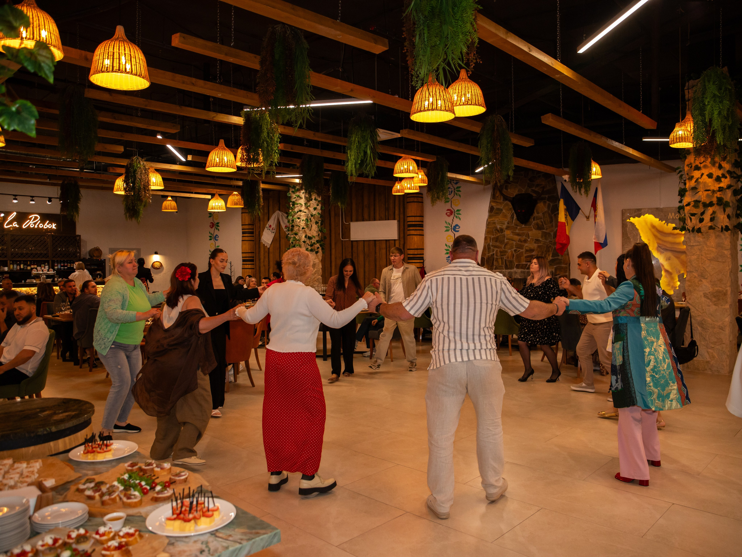 Открытие молдавского ресторана. Свадебный и семейный фотограф в Москве Мила Широких