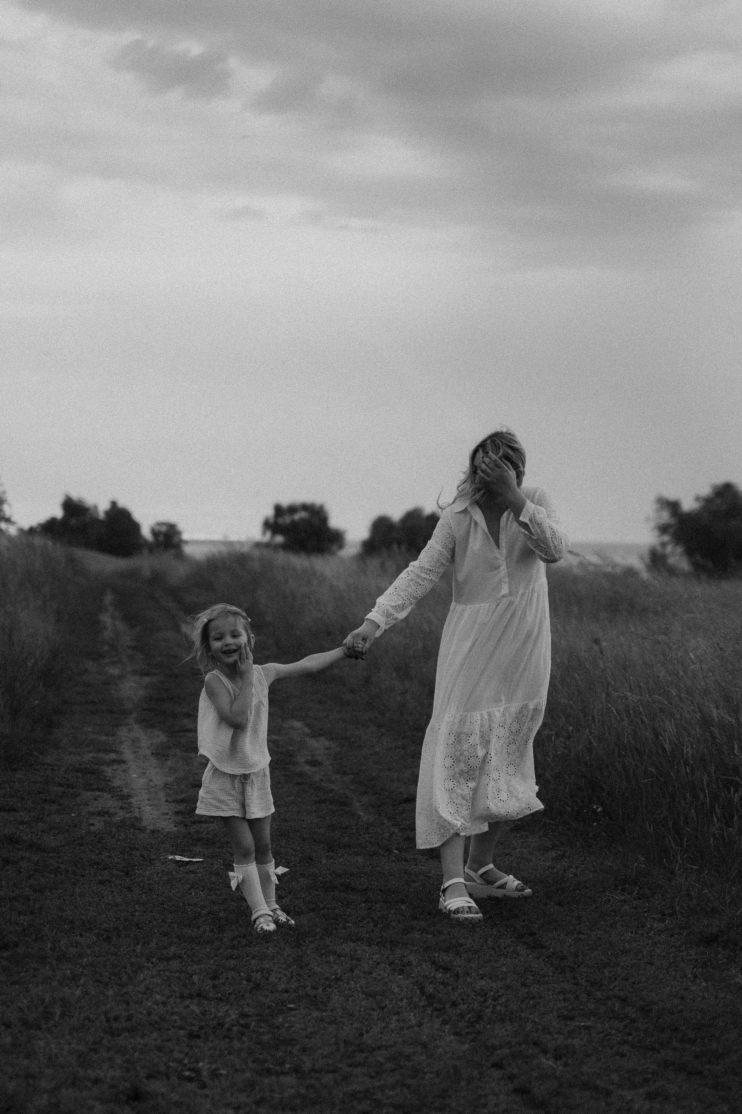 Прогулочная у моря. Мама и дочь. Фотограф Новосибирск Анна Рождественская