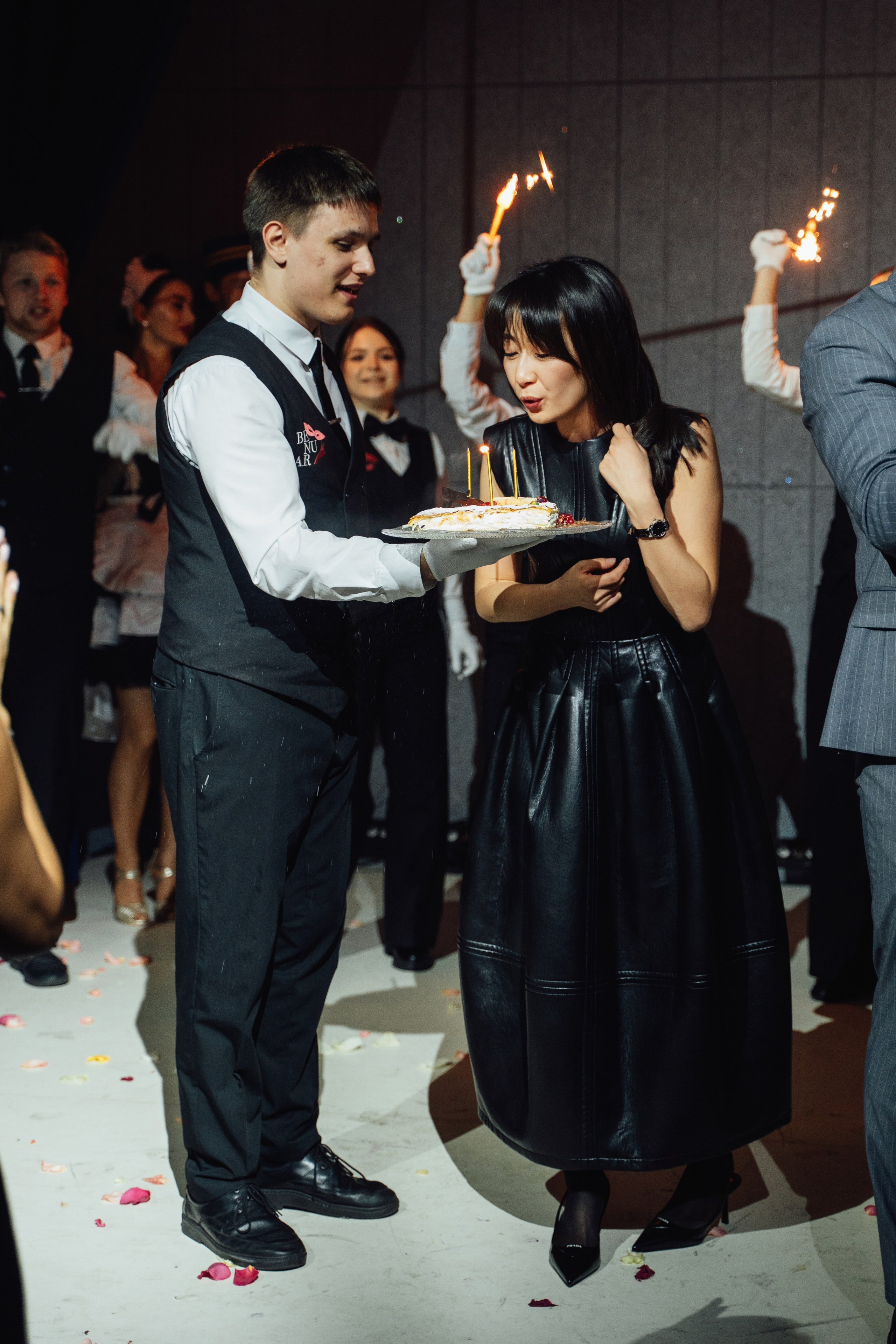 12 апреля (пятница). BENUAR Restaurant