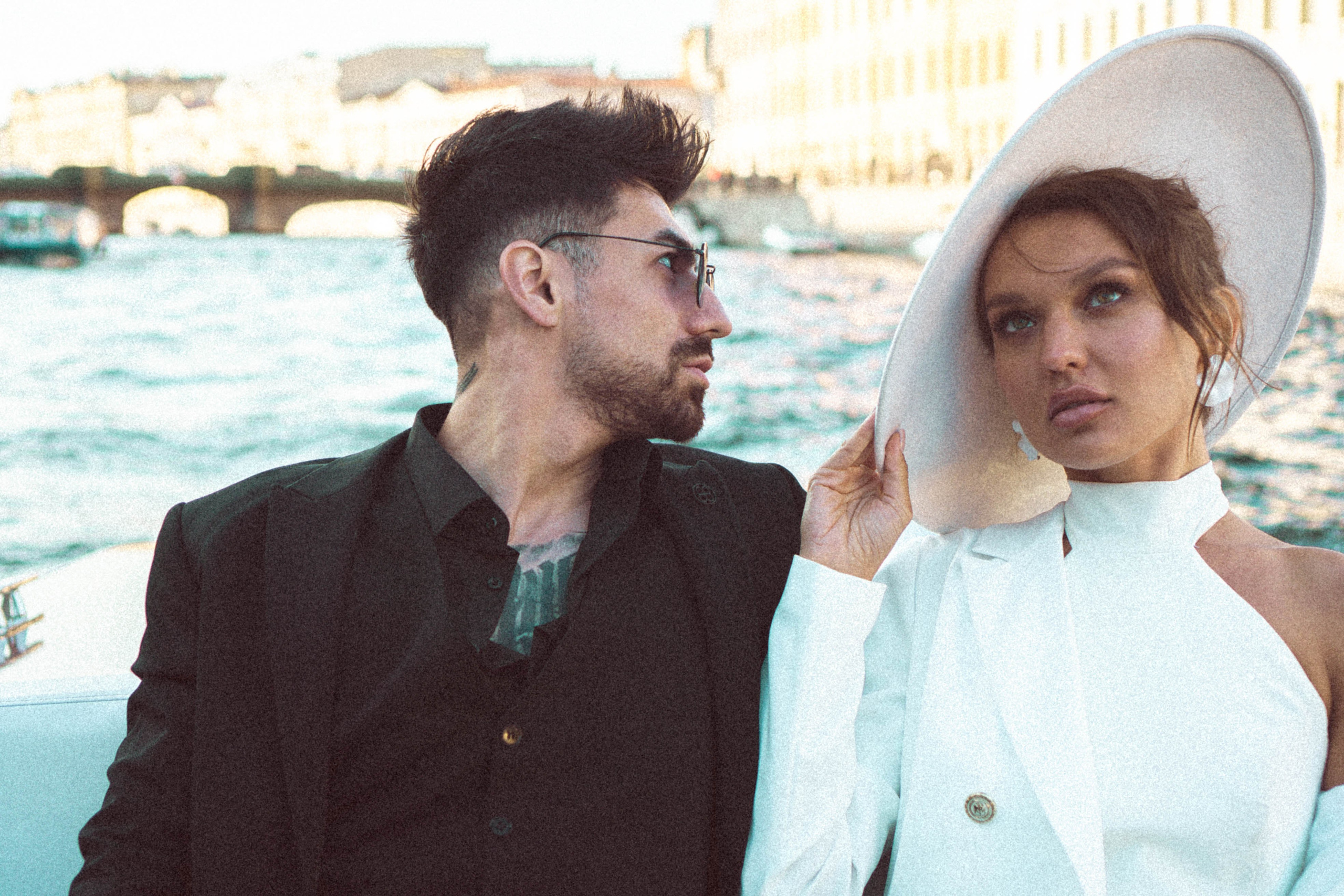 СВАДЕНБНАЯ СЬЕМКА НА КАТЕРЕ ПО КАНАЛАМ САНКТ-ПЕТЕРБУРГА И В АКВАТОРИИ НЕВЫ. Профессиональный фотограф, Санкт-Петербург — Виктория Богомолова