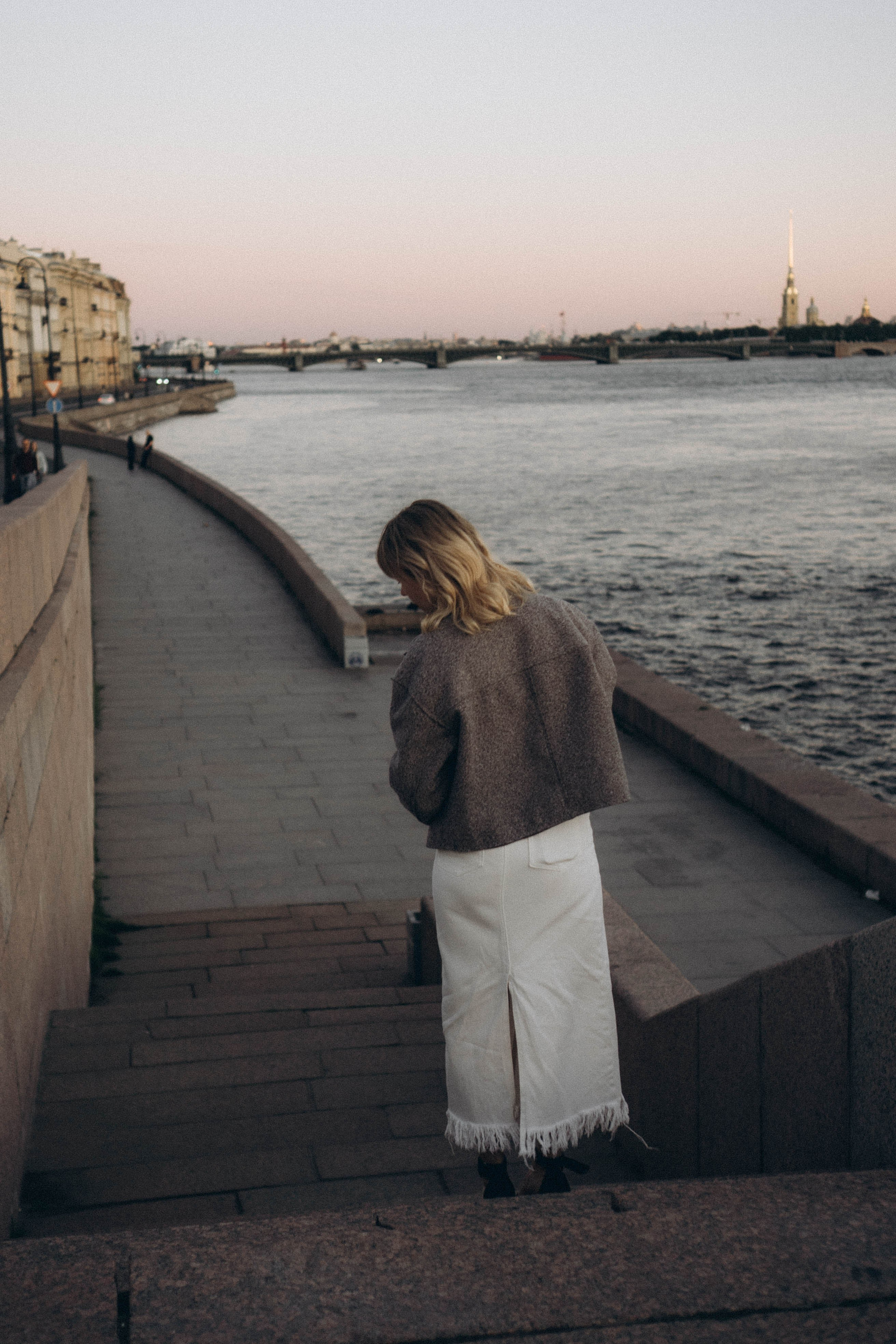 ПРОГУЛКА ПО ГОРОДУ В БЕЛЫЕ НОЧИ (другой вариант). Профессиональный фотограф, Санкт-Петербург — Виктория Богомолова