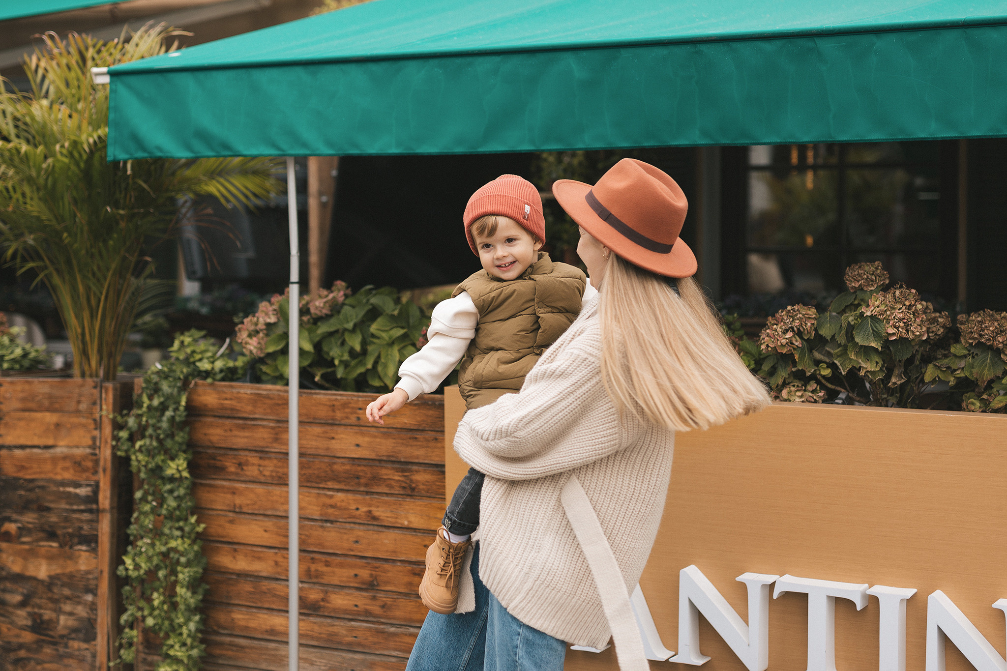 Маша и Мирон, городская прогулка. Семейный фотограф в Москве Марина Петра