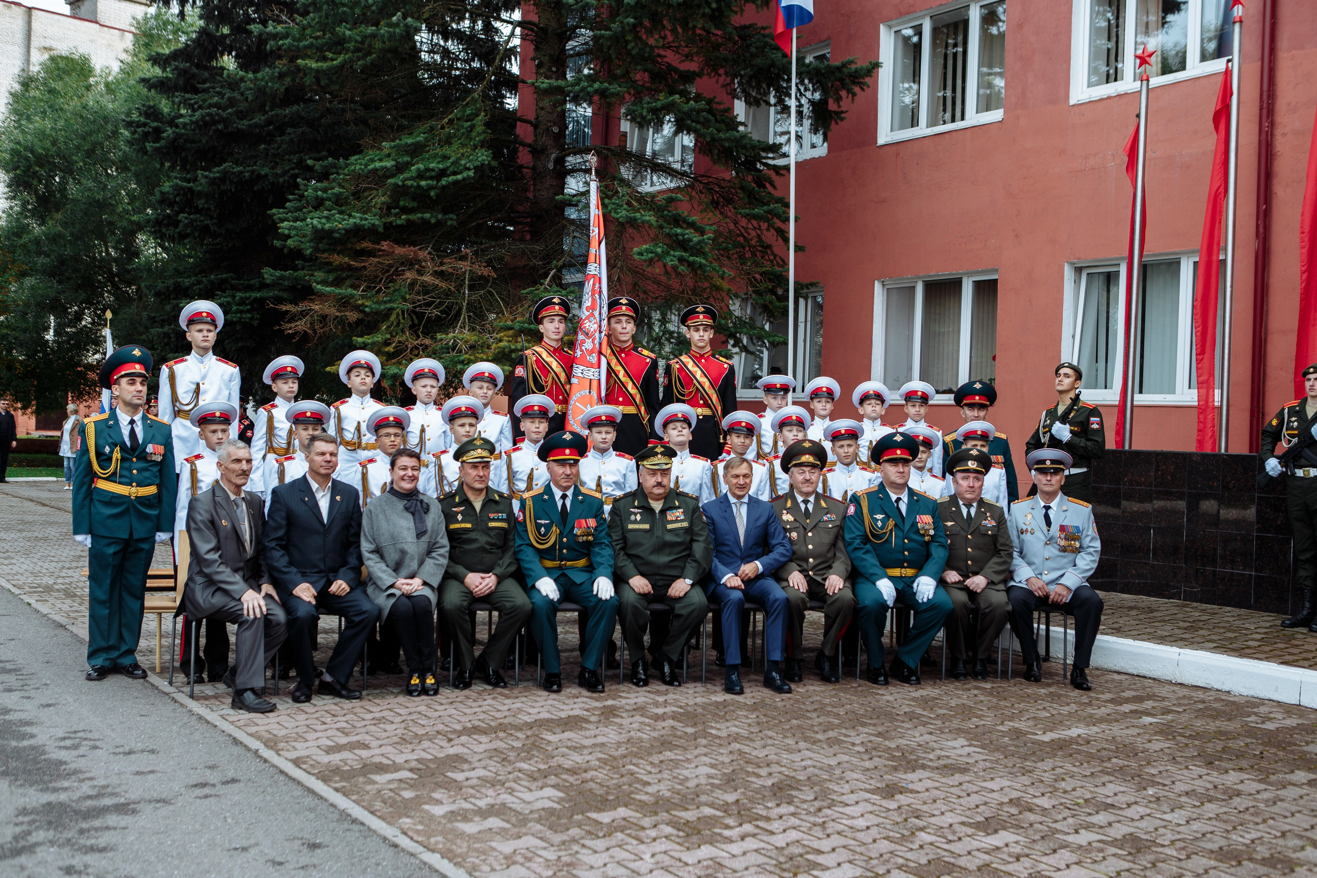 Фото выпускного кадетского училища