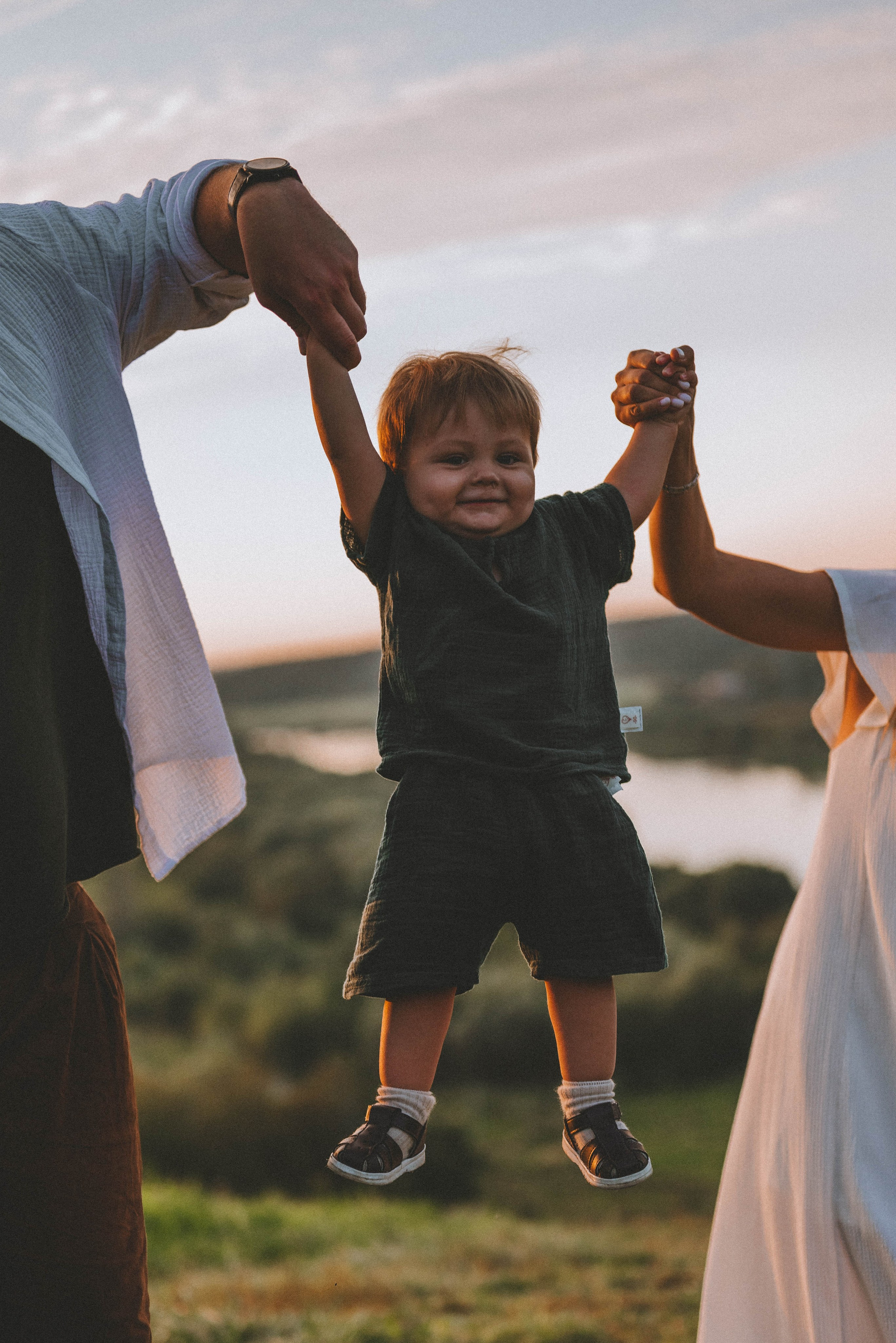 Лев с родителями на закате. Фотограф Кристина Пархоменко