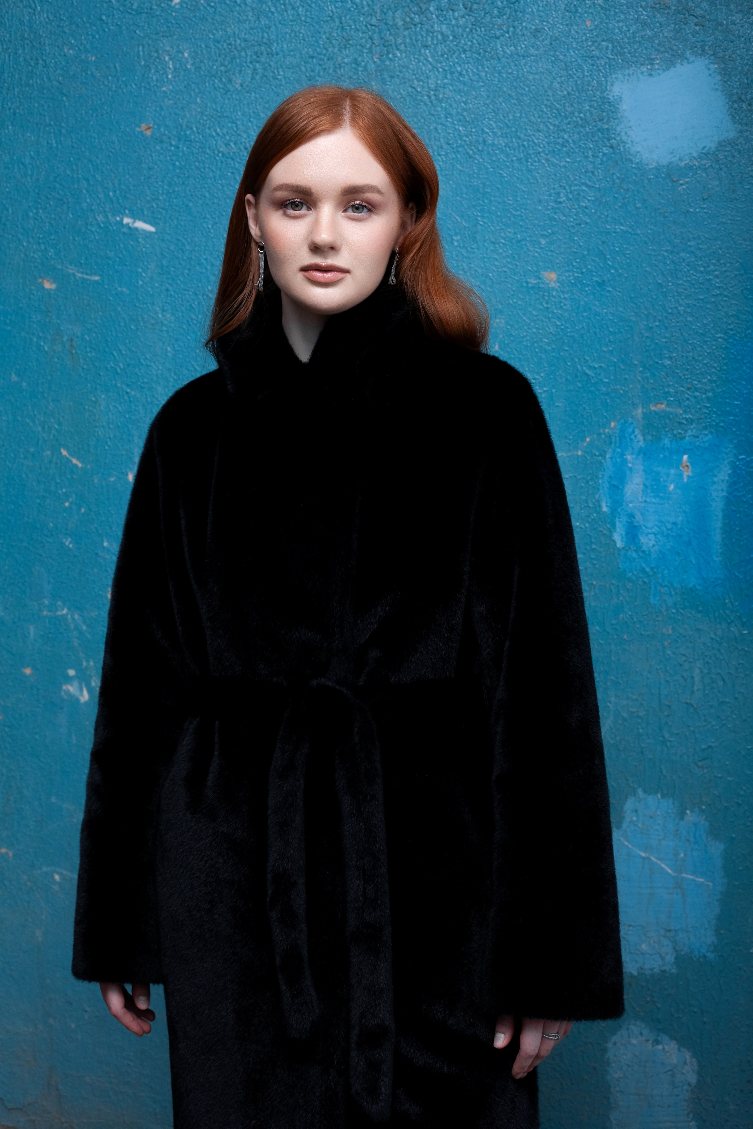 Фото в подъезде: Контраст эпох, контраст стилей, контраст красоты. Фотограф в Томске Евгения Гуляева