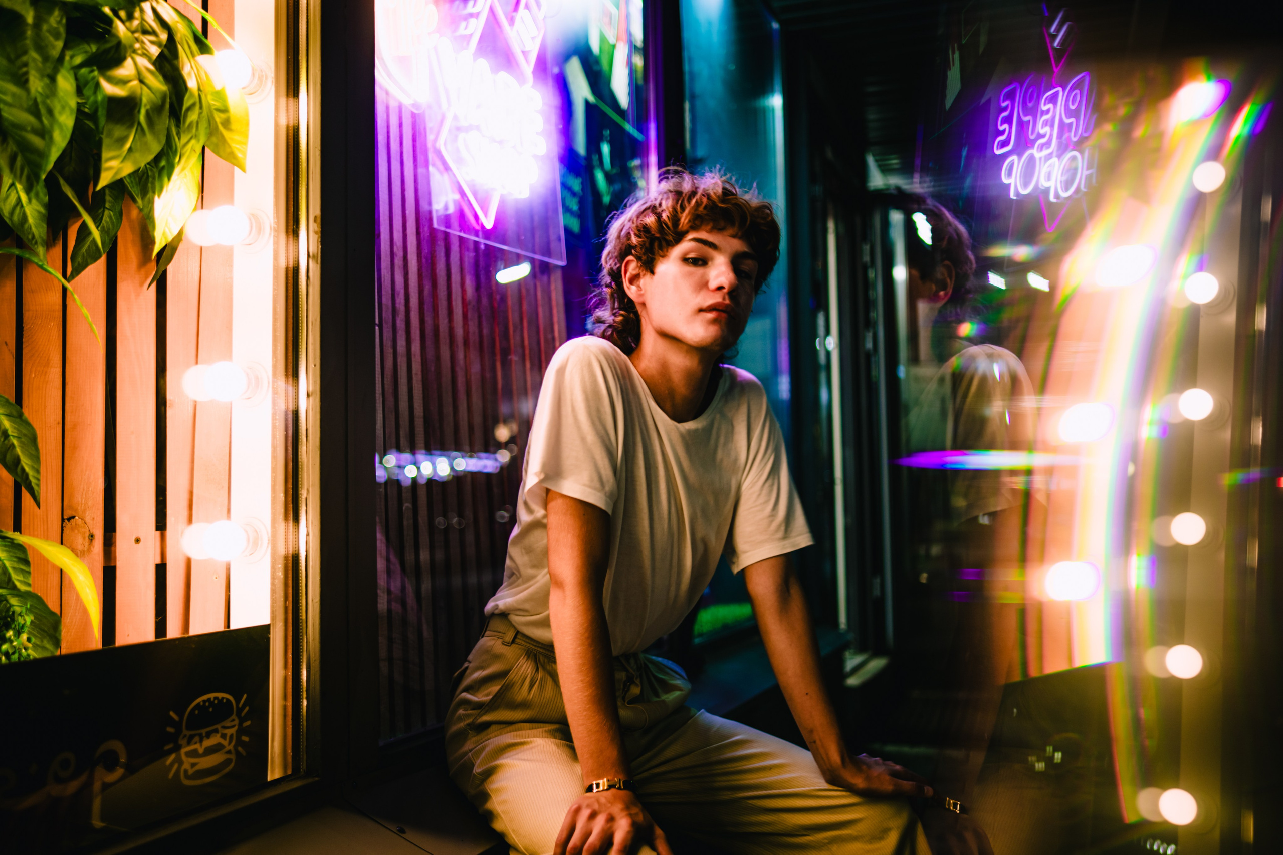 Глеб / EXTRA UNCONTROLLED BOKEH & Refraction of the Showcase. Felixtones