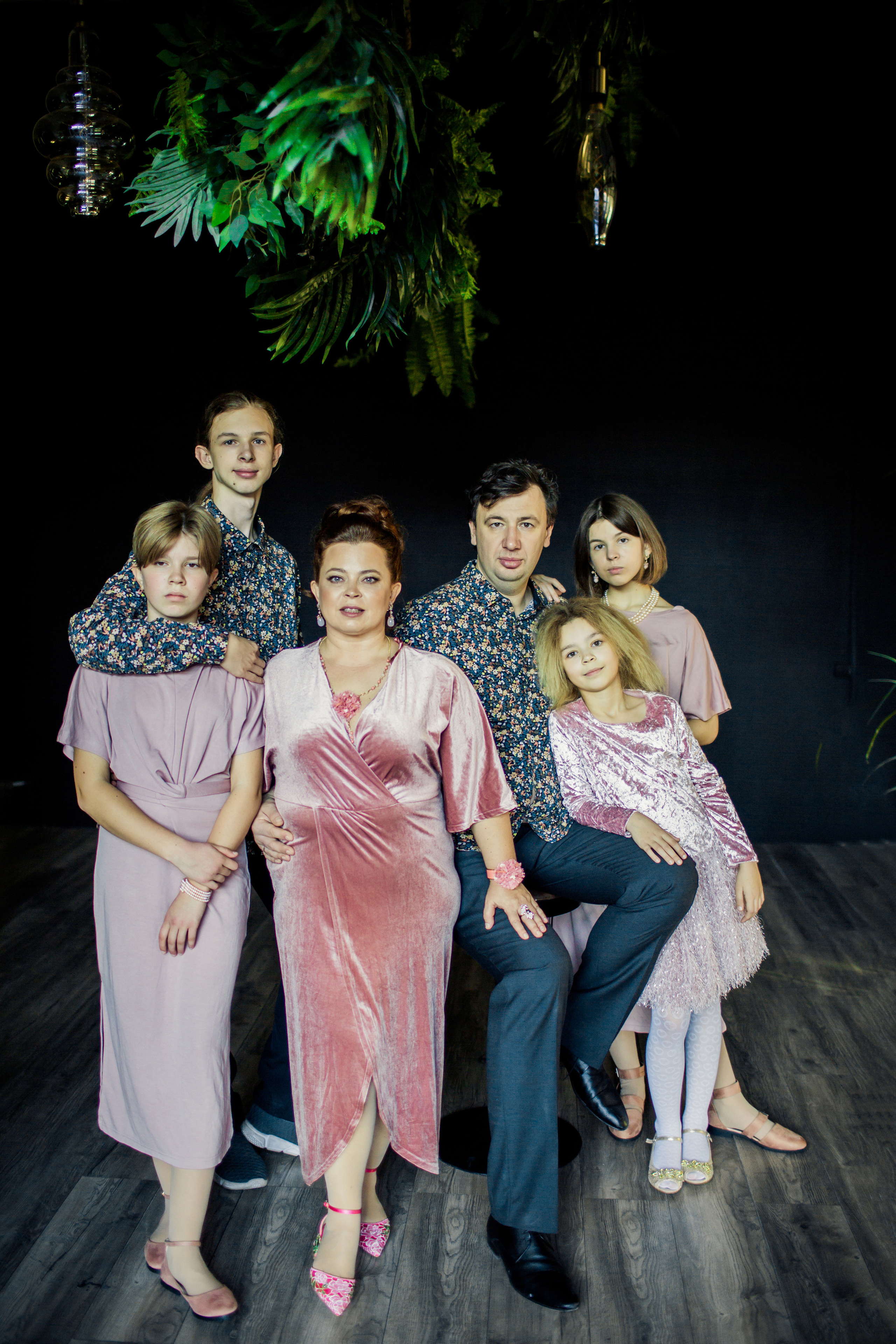 Студийная фотосессия для большой семьи с четырьмя детьми. Детский, свадебный и семейный фотограф Юлия Курбатова, Санкт-Петербург