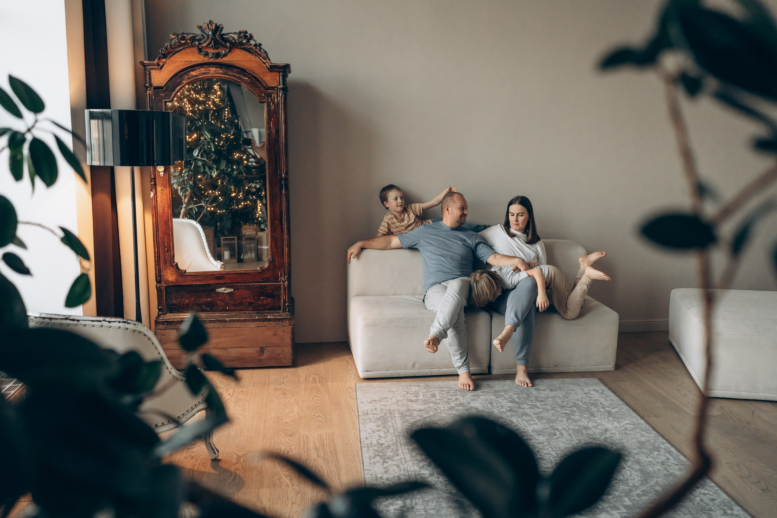 Семейная фотосессия в студии. Детский, семейный и ньюборн фотограф в Москве Юлия Шуарт